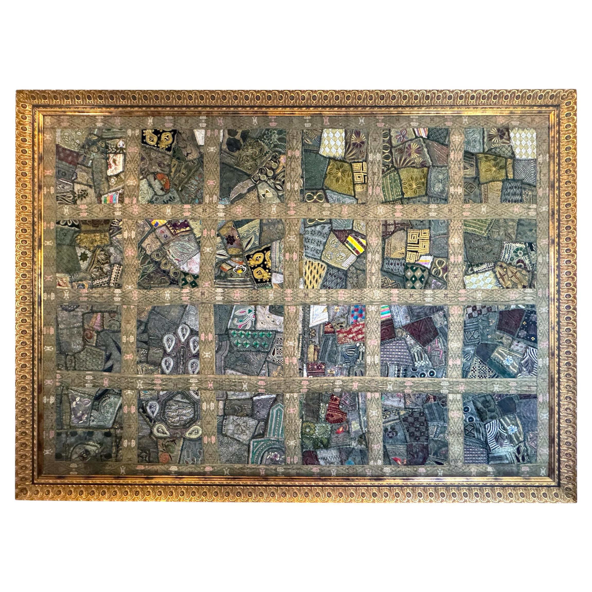Une très grande tapisserie encadrée
