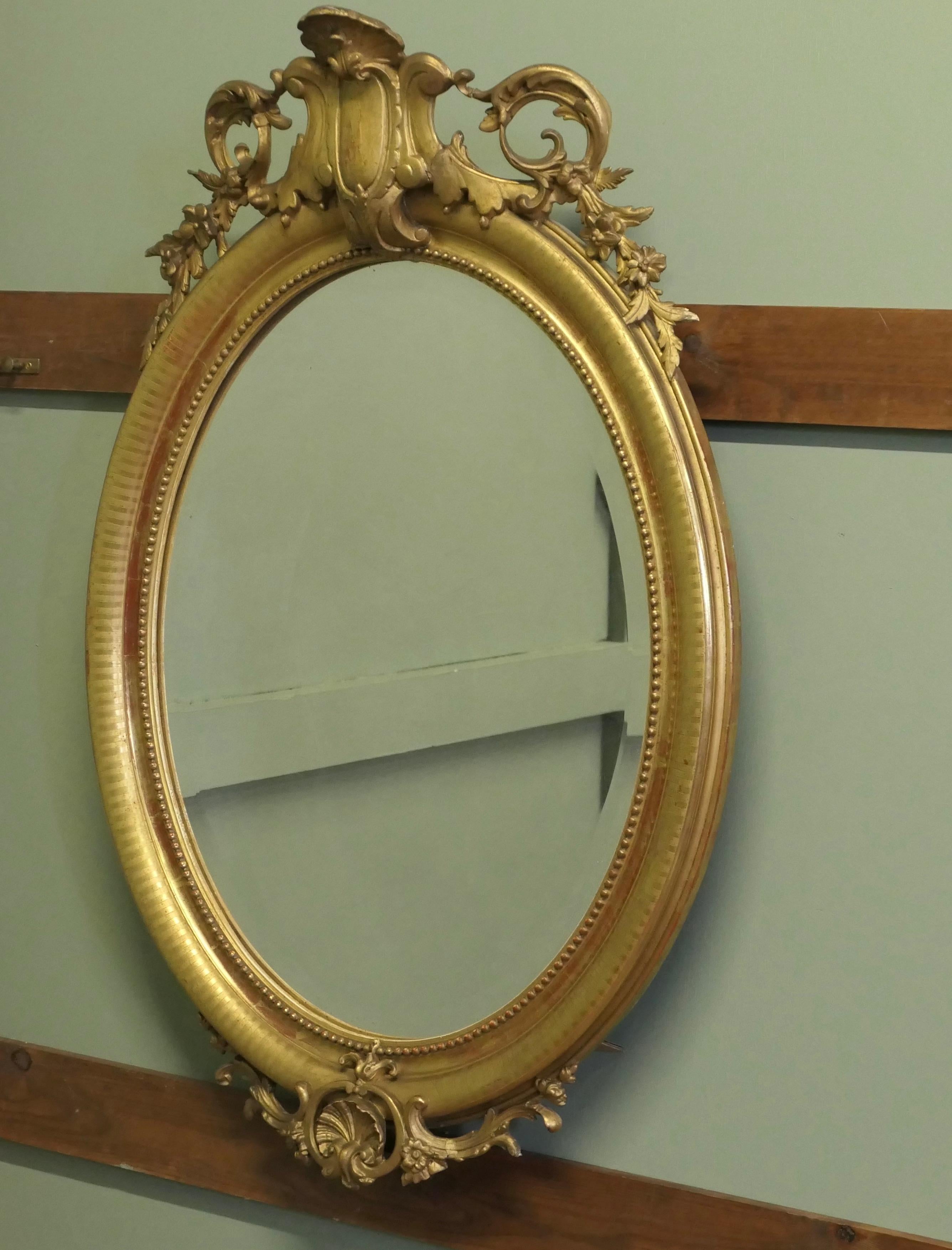 Espejo de pared ovalado dorado French Rococo muy grande

El espejo tiene un exquisito marco dorado de estilo rococó, decorado con conchas, guirnaldas y hojas con un atractivo borde estampado.
El gran marco ovalado está realizado en gesso y se