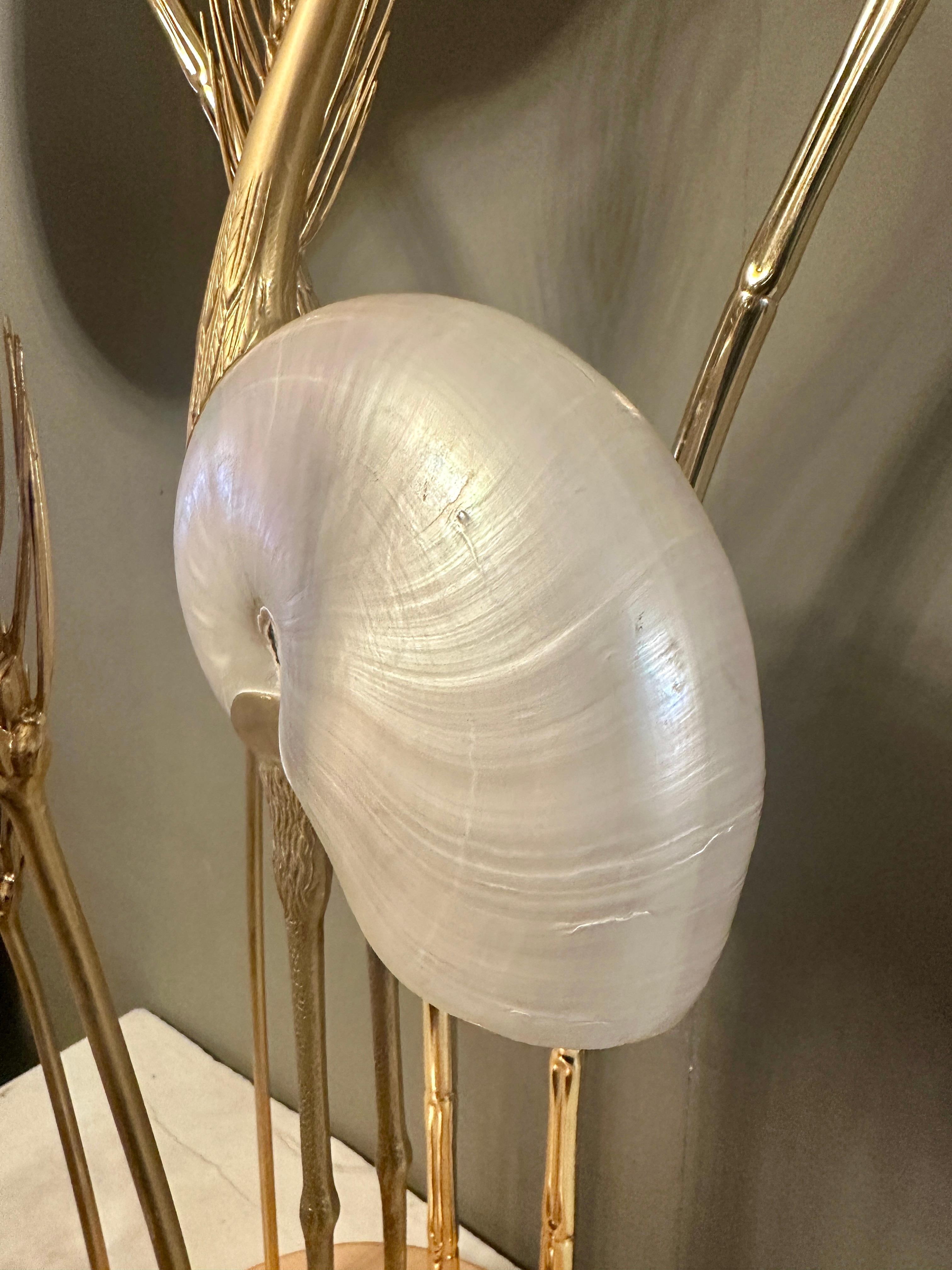 Un'opera molto grande  Lampada da tavolo a gru in ottone di Antonio Pavia in vendita 2