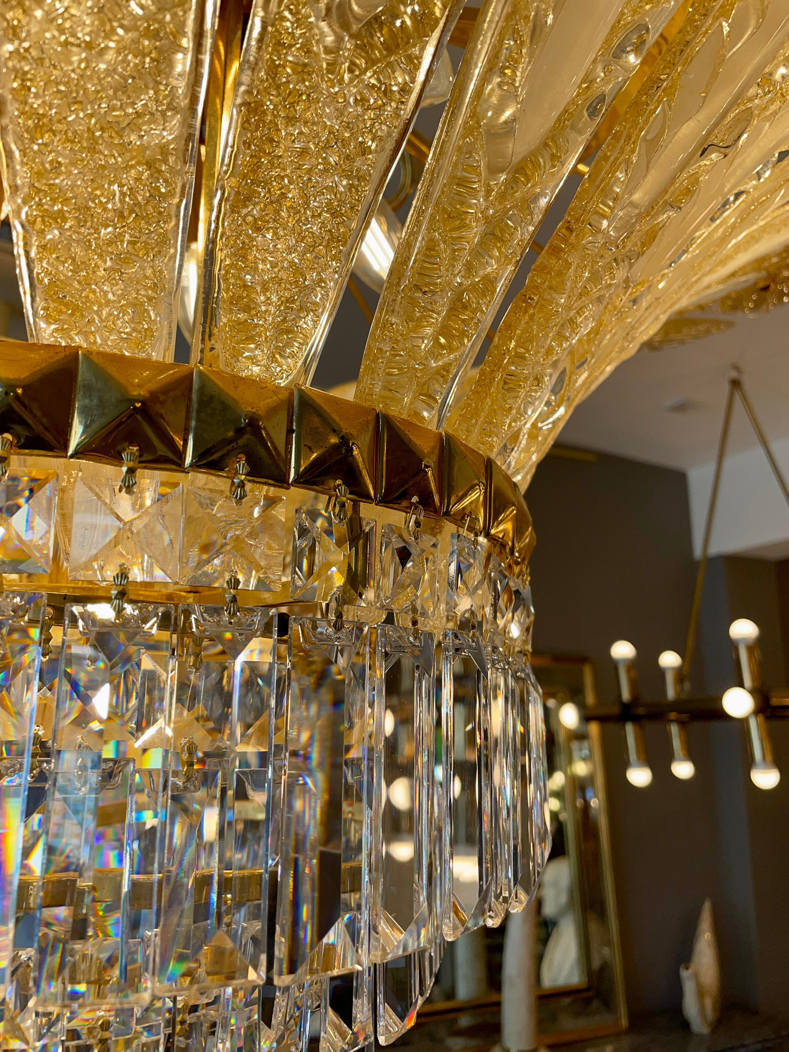 Un grande lampadario italiano di Murano con foglie di palma in oro in vendita 2