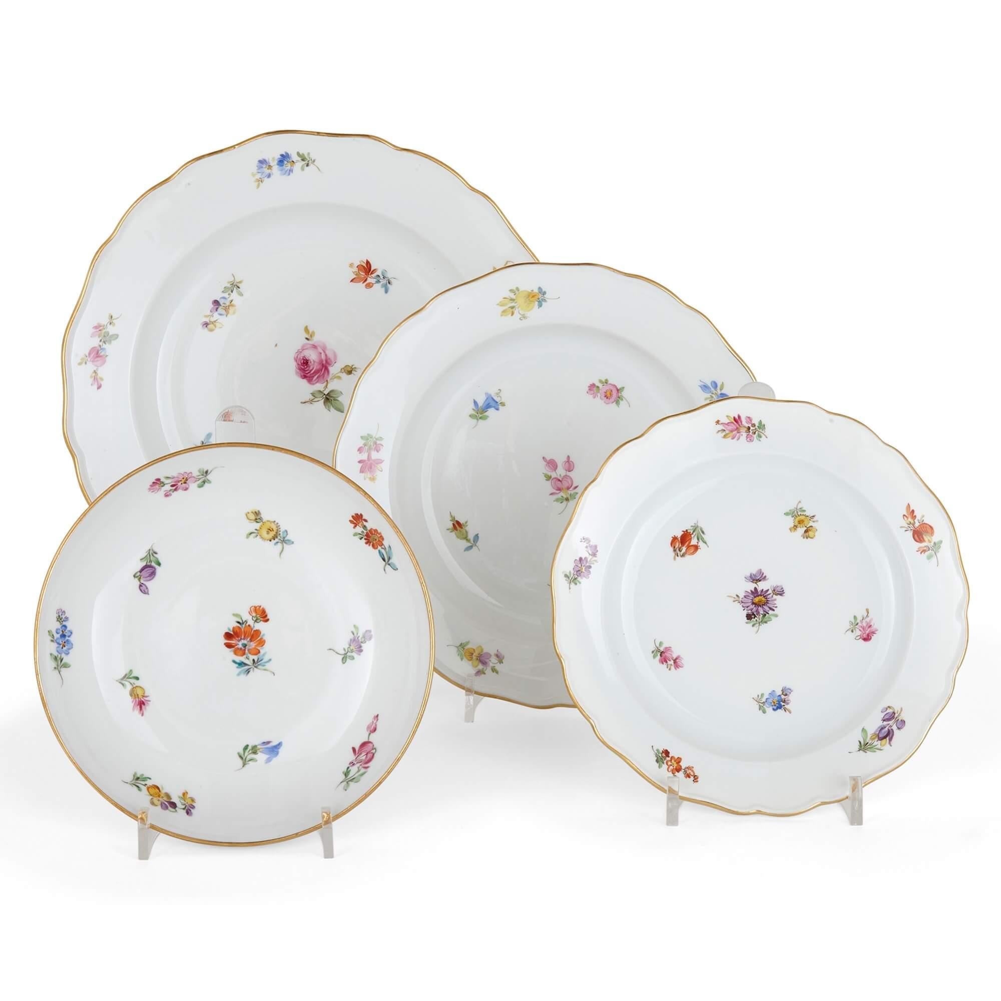Modern Very Large Meissen Porcelain Dinner Service with Floral Motifs