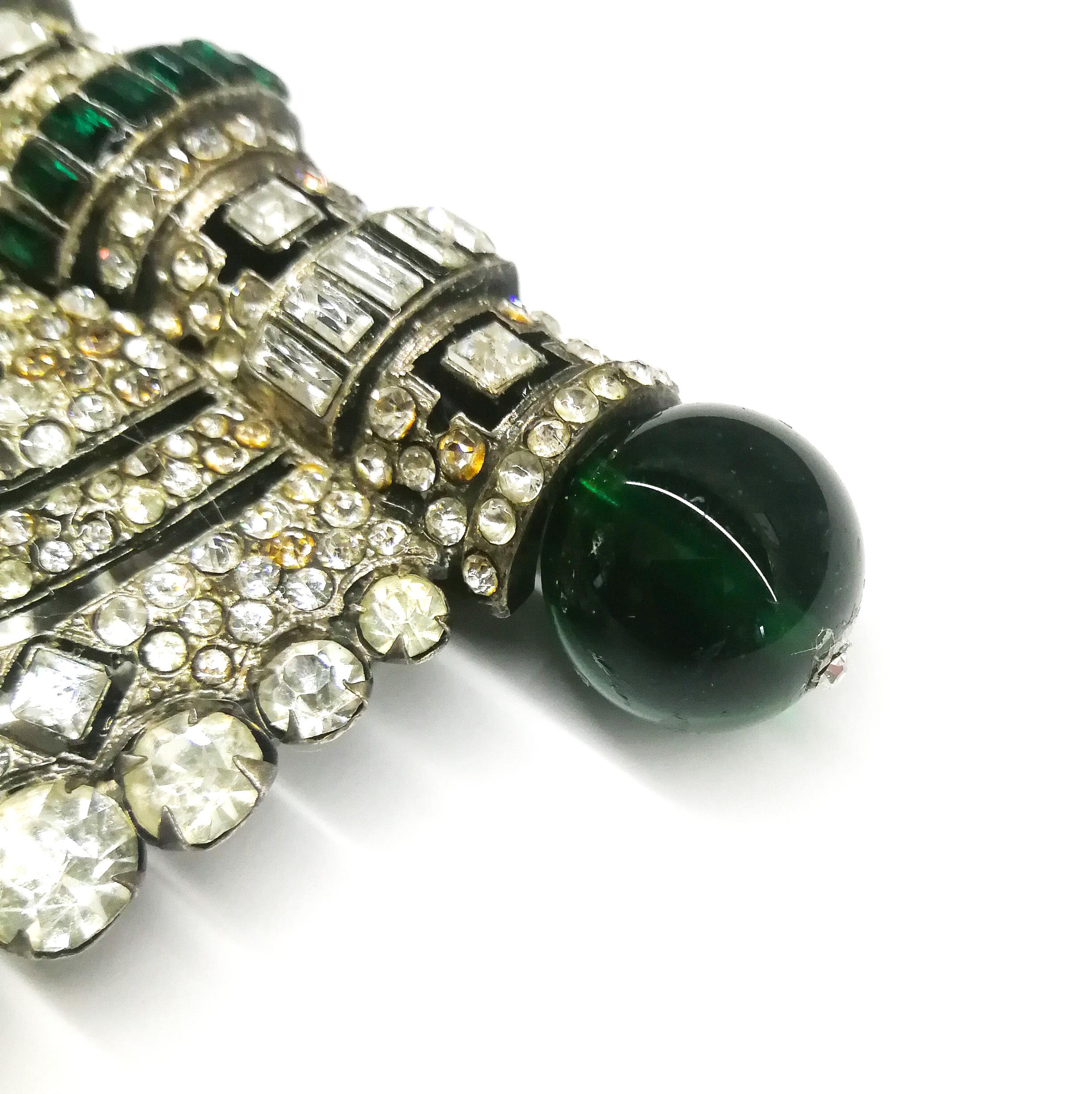 A very large metal, clear and emerald paste Art Deco clip, Renel, France, 1930s 2