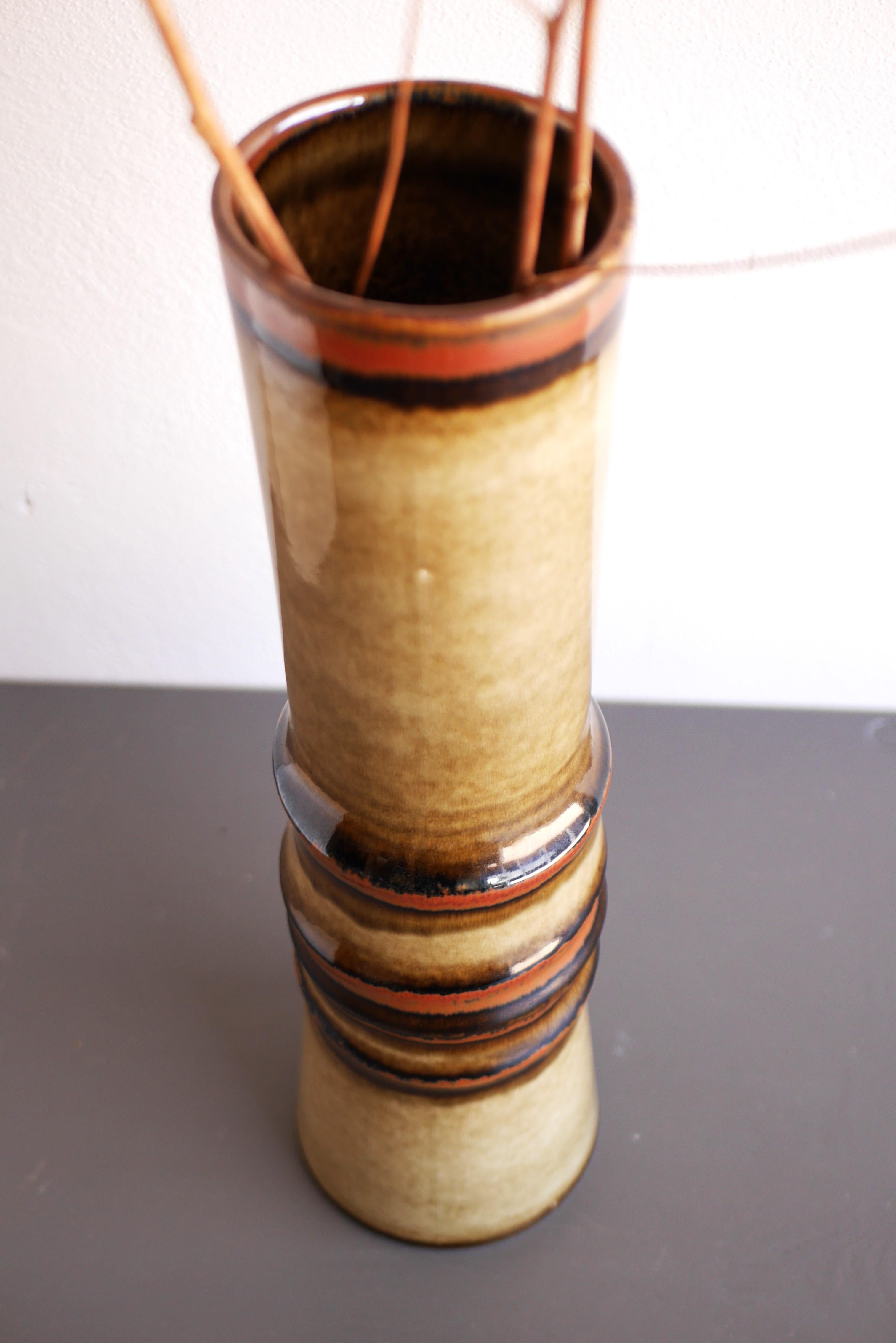 Ceramica Un vaso molto grande in ceramica moderna di metà secolo, 