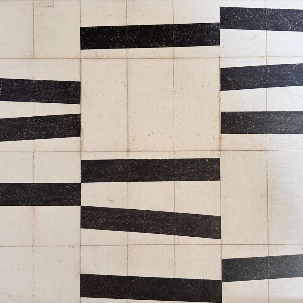 Eine sehr große monochrome Lucy Naughton Original abstrakte Collage Juli 2025 X im Angebot 1