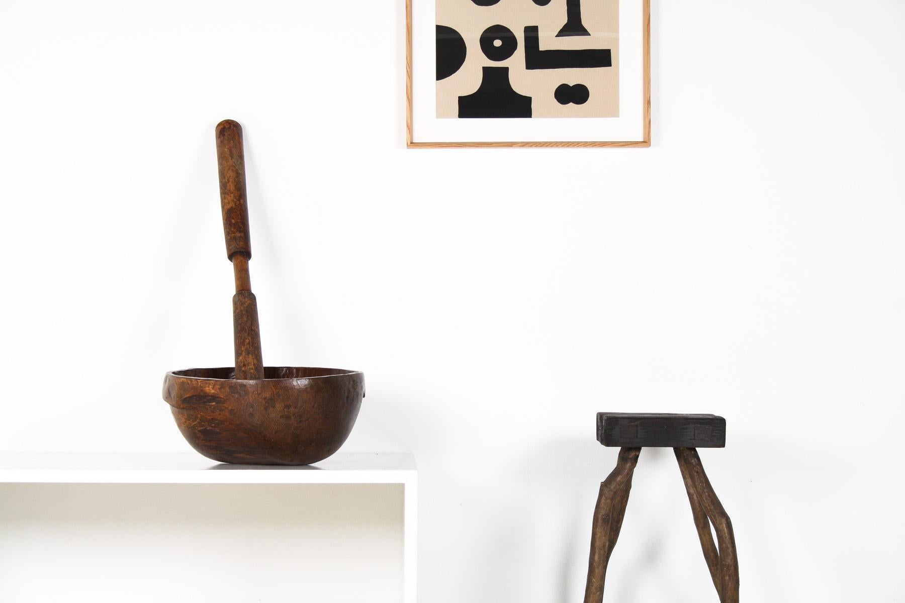 XIXe siècle Très grand bol primitif en bois ancien sculpté à la main en vente