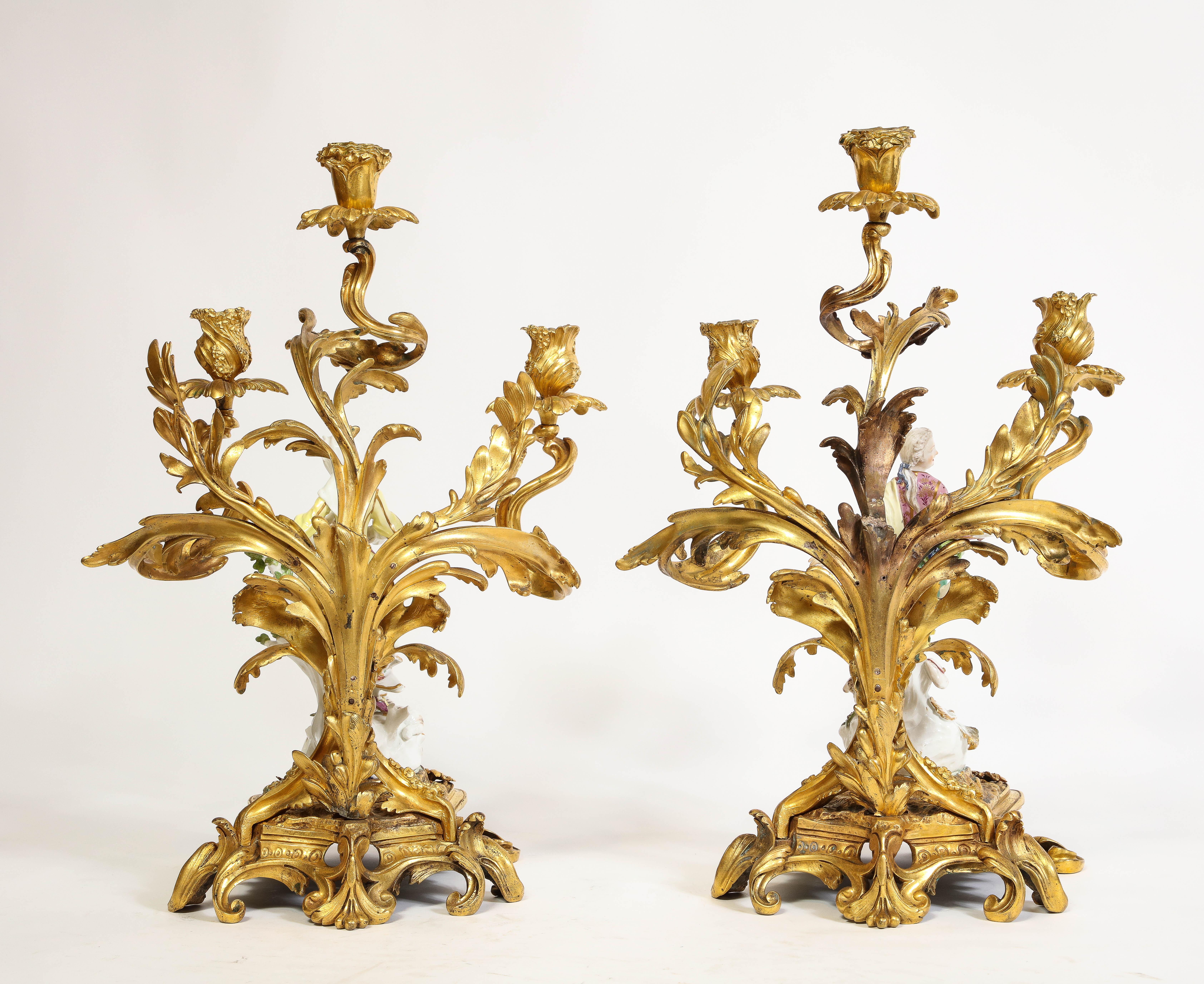 Très grand et rare ensemble d'horloge et de chandelier en porcelaine de Meissen (3 pièces) en vente 7