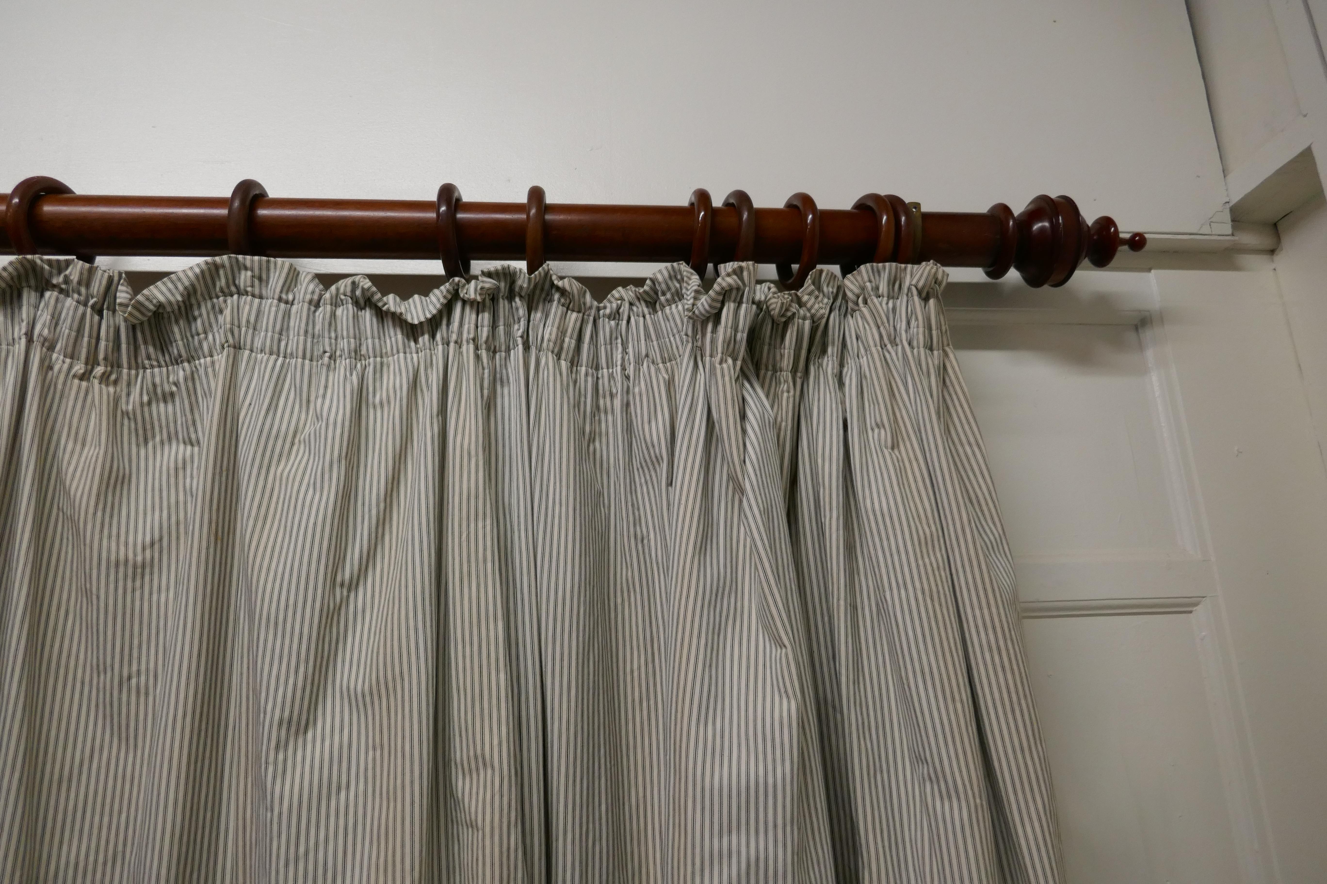 Very Long Victorian Mahogany Curtain Pole with Rings 3
