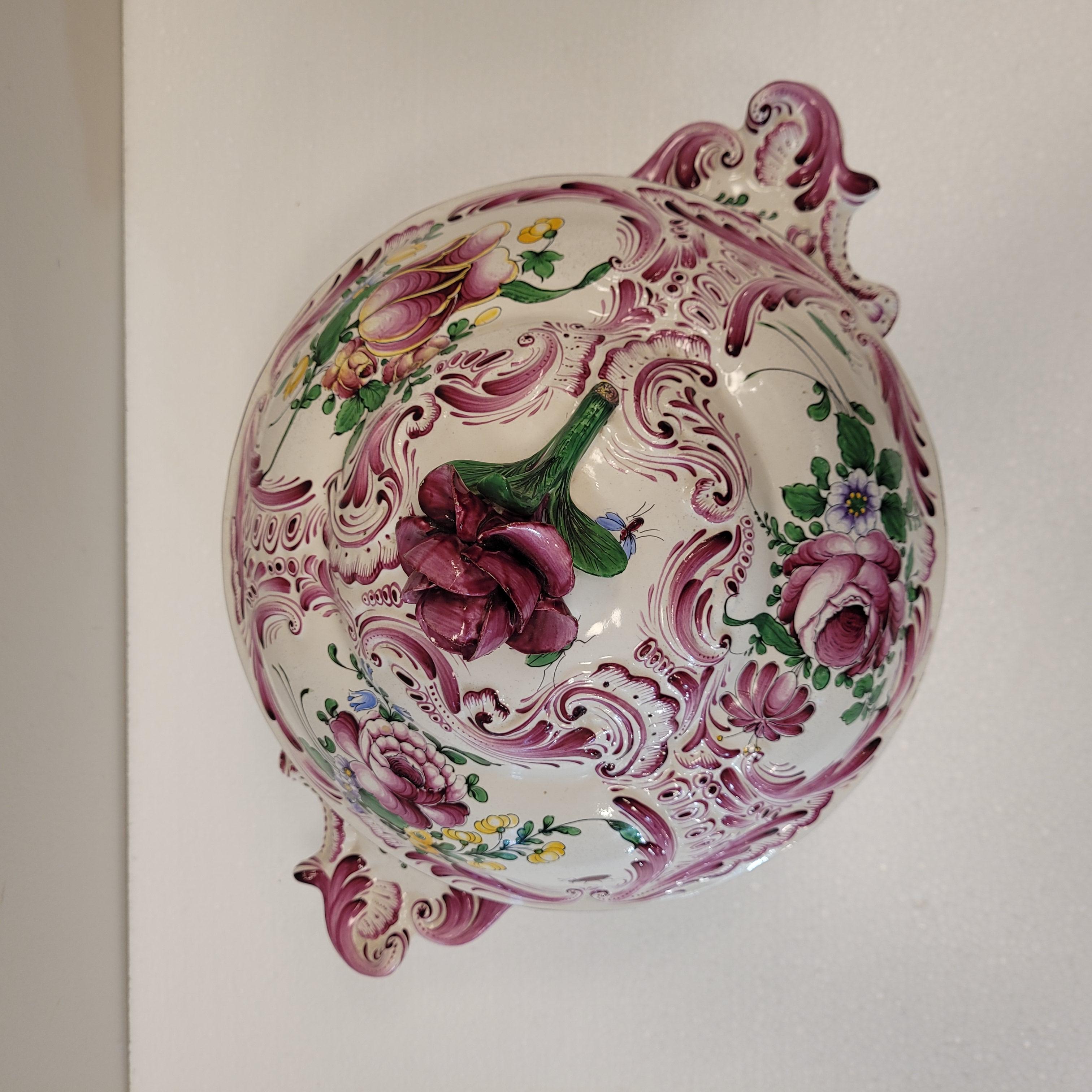 Loza francesa pintada a mano  Sopera Con Tapa Rosa Strasburg en venta 3