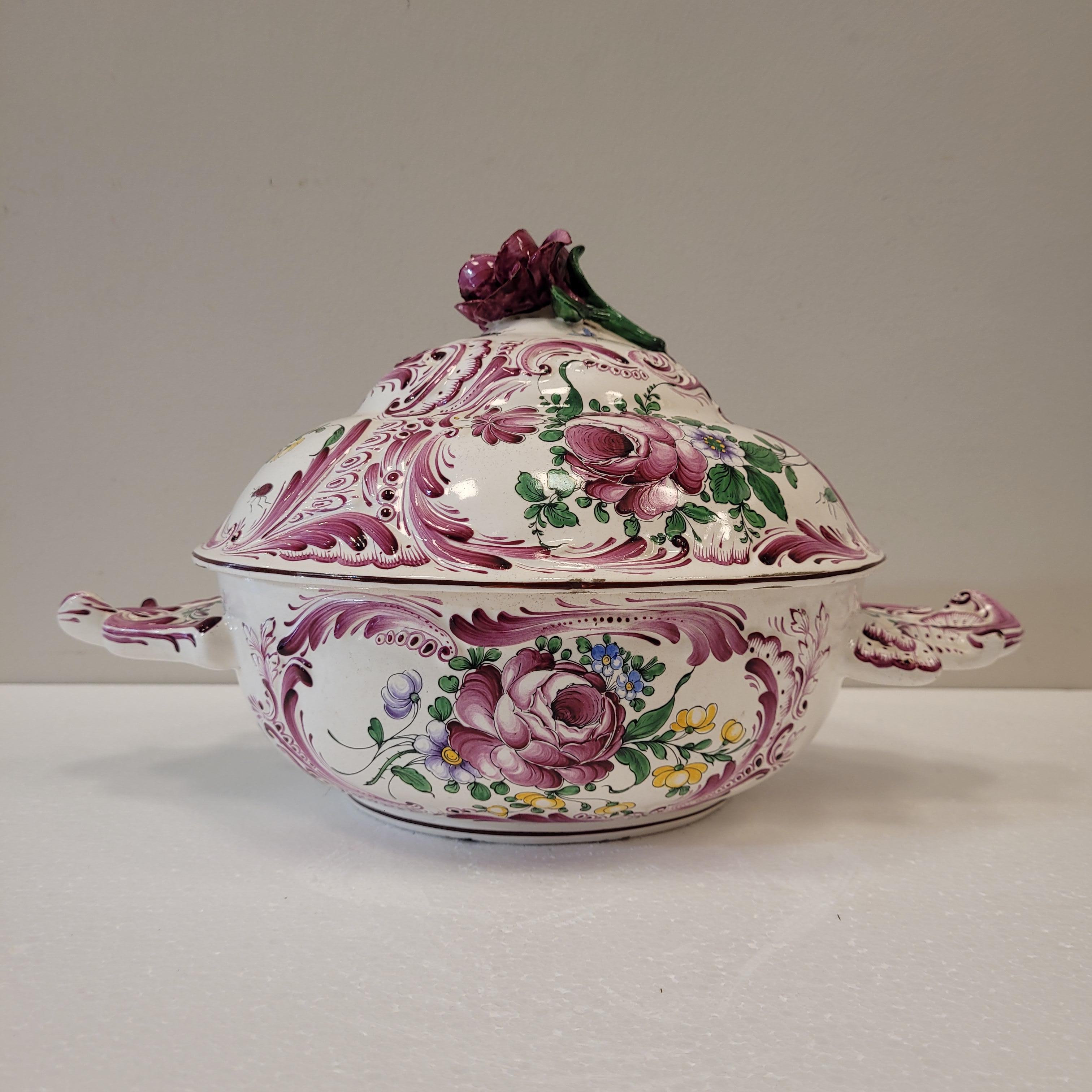 Loza francesa pintada a mano  Sopera Con Tapa Rosa Strasburg en venta 1