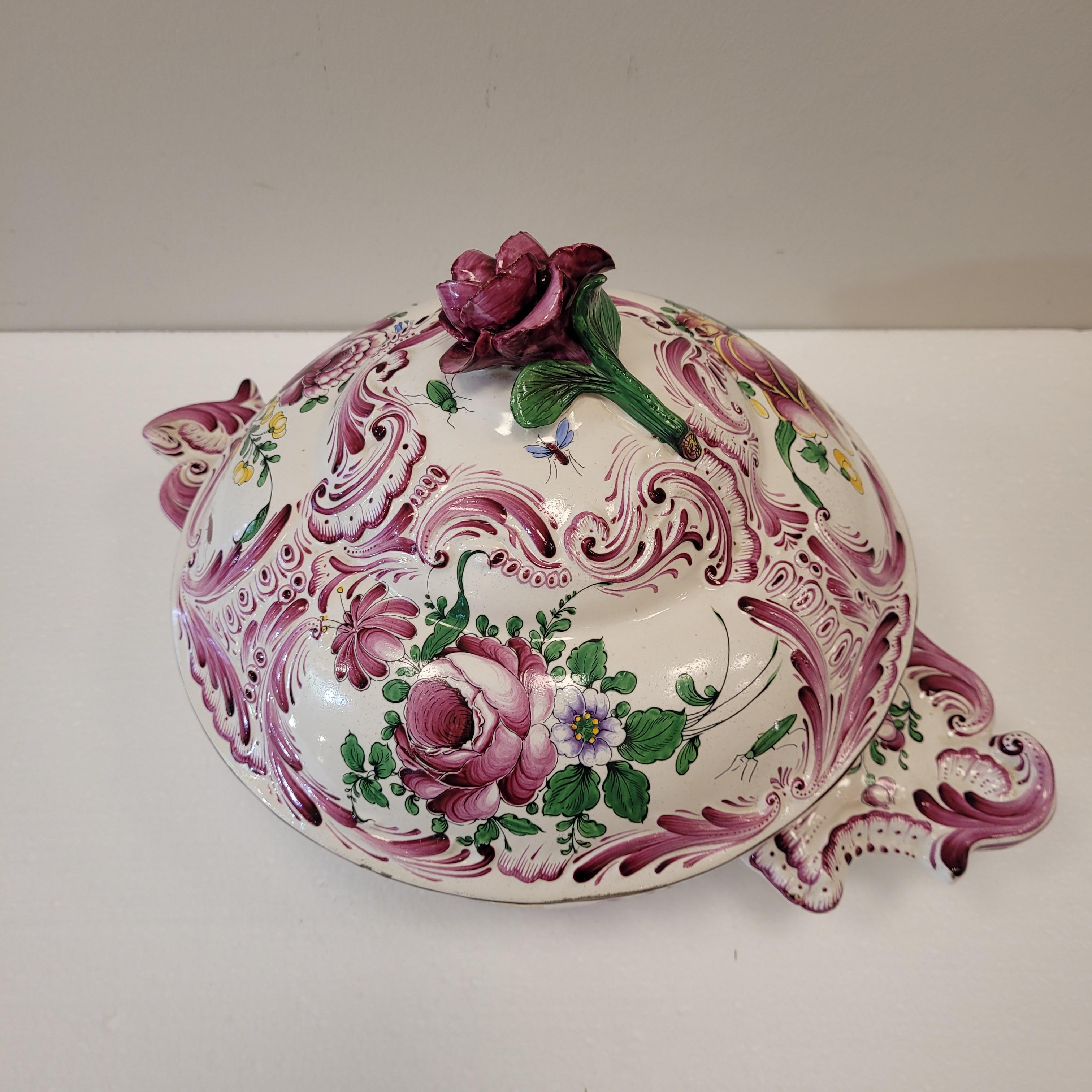 Loza francesa pintada a mano  Sopera Con Tapa Rosa Strasburg en venta 2