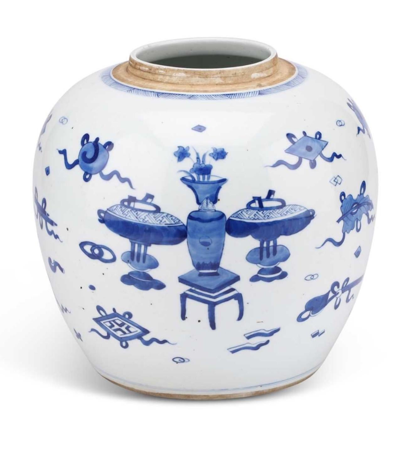 
A CHINESE BLUE AND WHITE GINGER JAR.


Late Qing Dynasty.


underglaze blue painted with precious objects, double circles on the underside.


Size: 22cm high




In good condition . No chips or restoration.