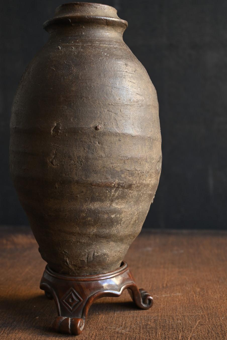Très ancienne petite jarre en poterie de Chine / 13e au 17e siècle / Vase excavé en vente 3