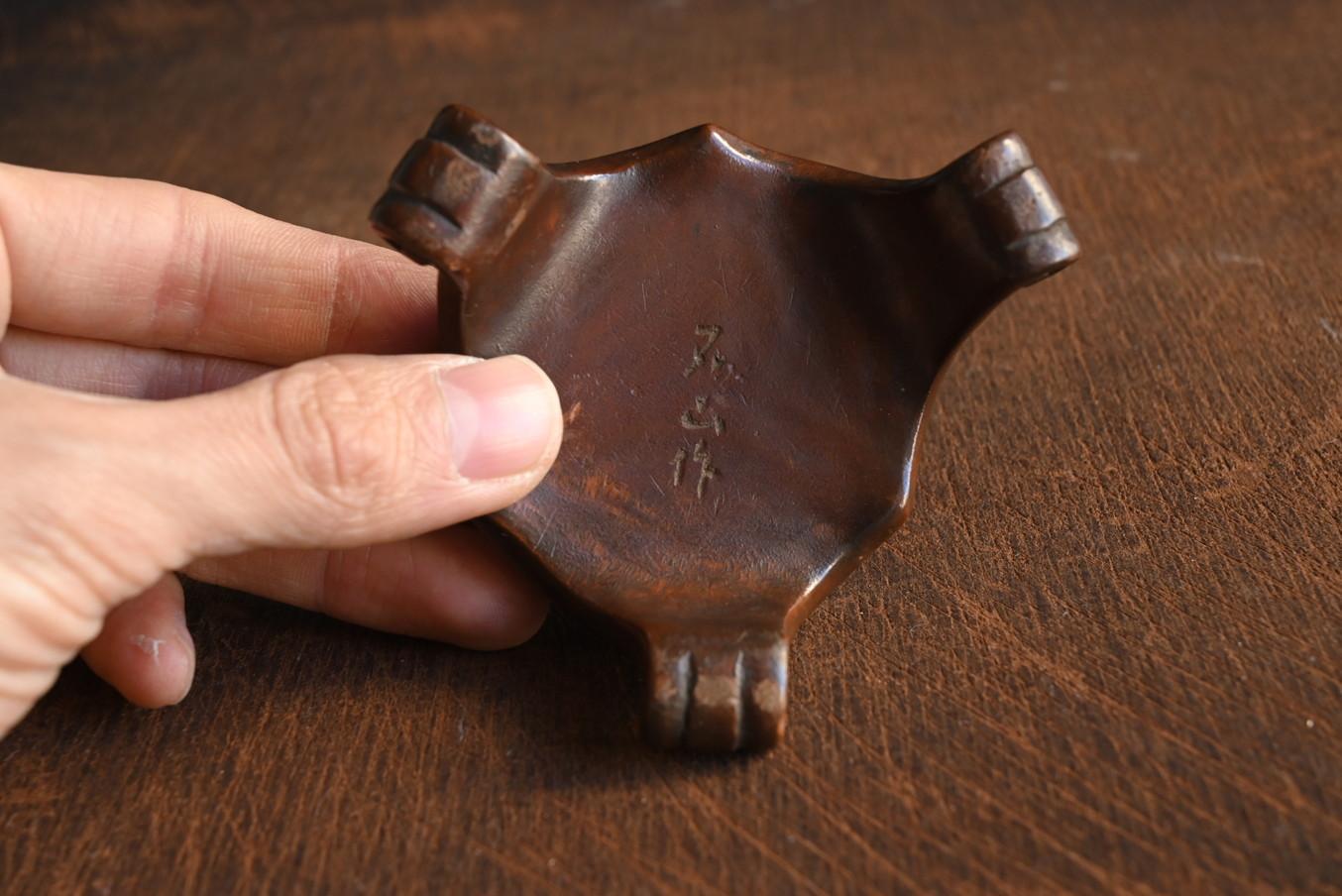 Très ancienne petite jarre en poterie de Chine / 13e au 17e siècle / Vase excavé en vente 8