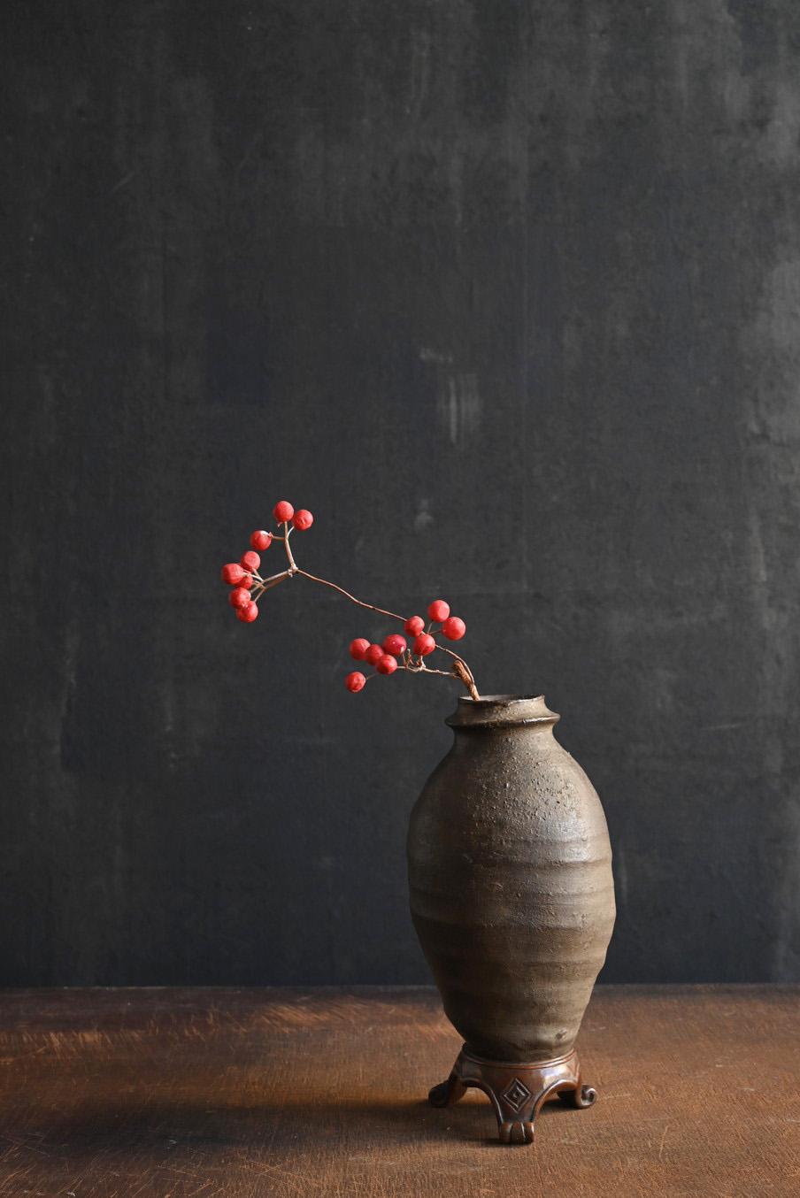 Autre Très ancienne petite jarre en poterie de Chine / 13e au 17e siècle / Vase excavé en vente
