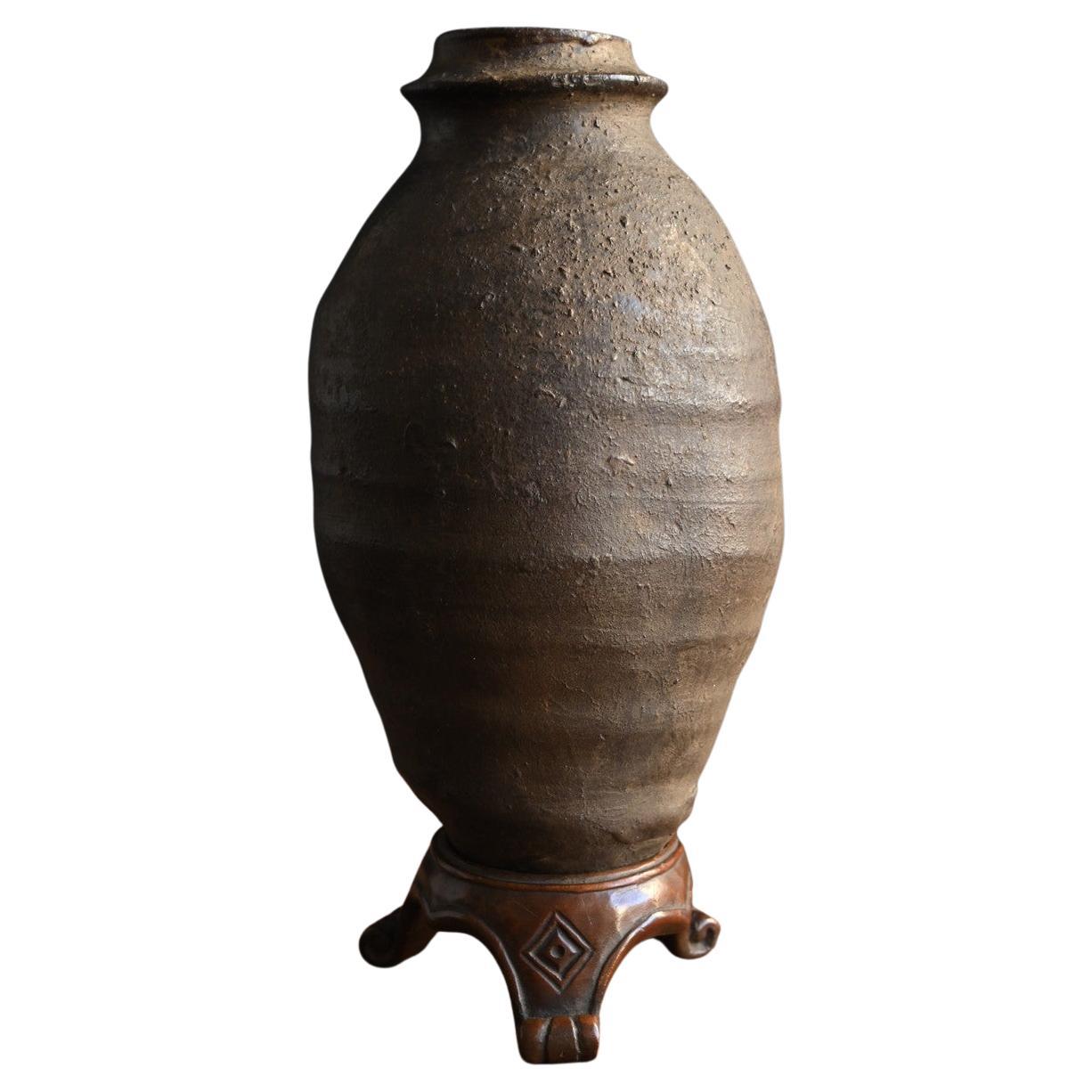 Pequeña vasija de cerámica muy antigua procedente de China / Siglos XIII a XVII / Vasija excavada
