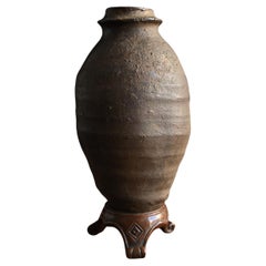 Pequeña vasija de cerámica muy antigua procedente de China / Siglos XIII a XVII / Vasija excavada