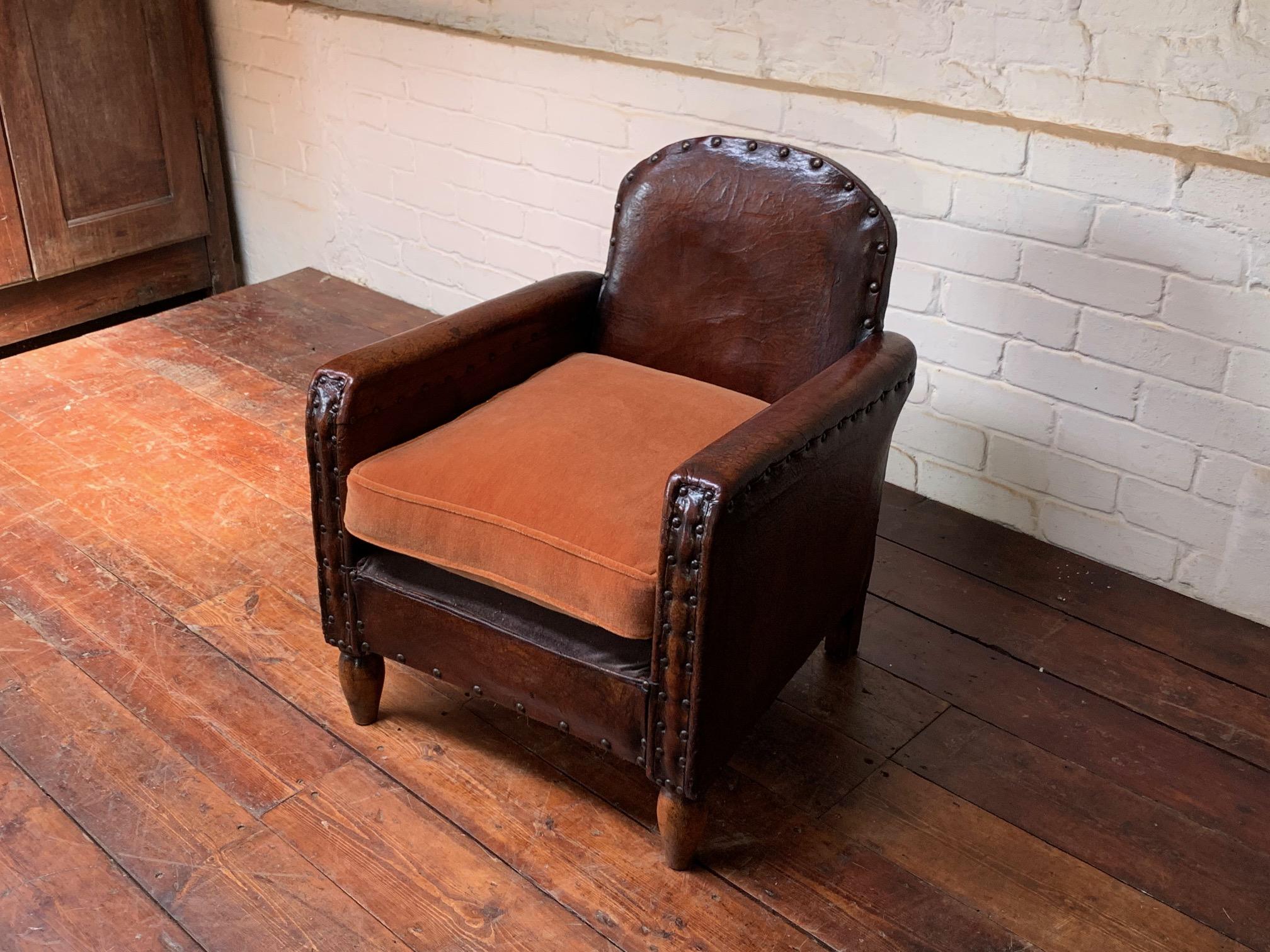 A Very Pretty French Leather Club Chair, Normandy Model circa 1910 4