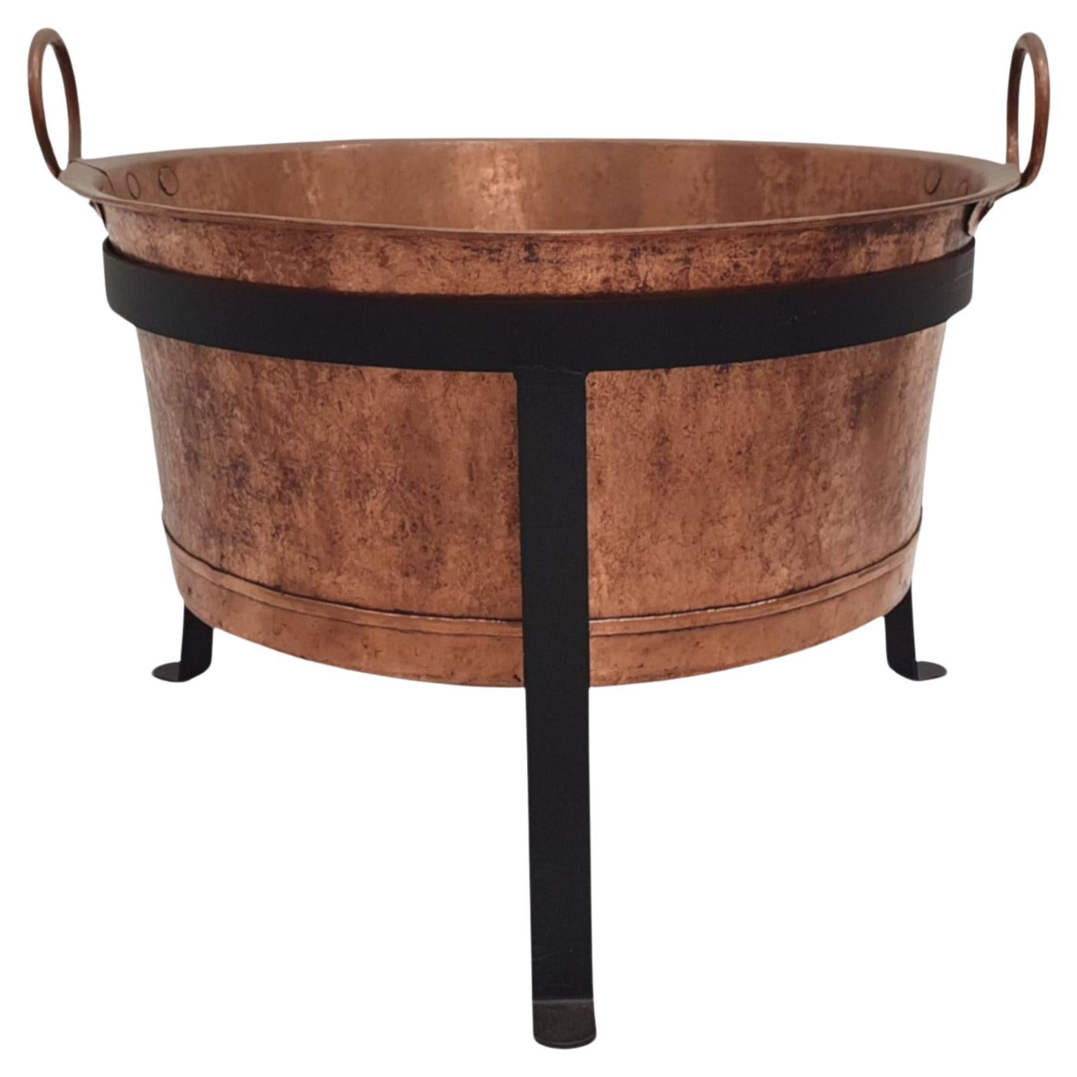  A Very Rare 19th Century Large Copper Log Bucket  For Sale