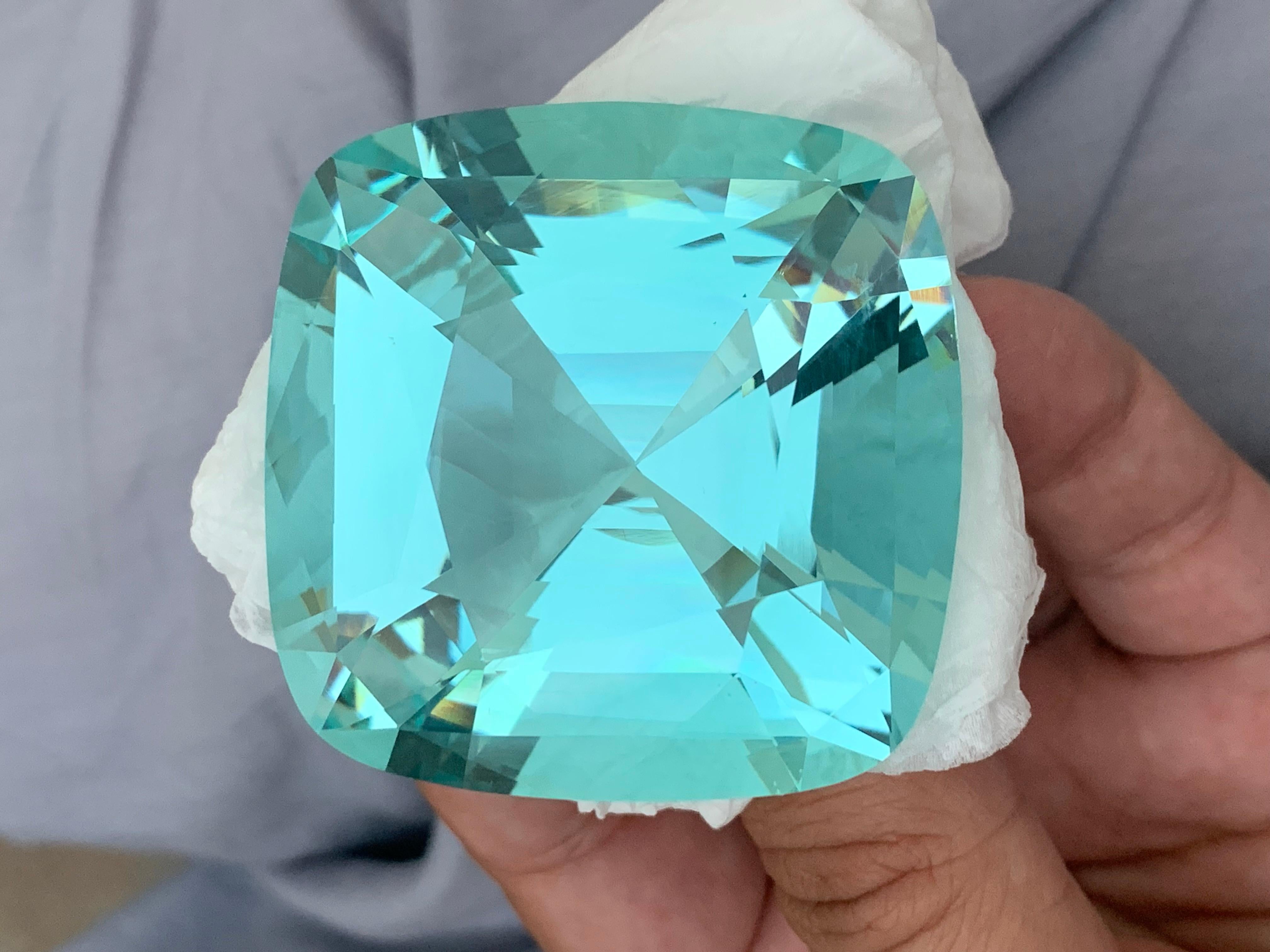 A Very Rare 336.20 Carats Natural Loose Seafoam Aquamarine Beryl From Shigar In New Condition For Sale In Peshawar, PK