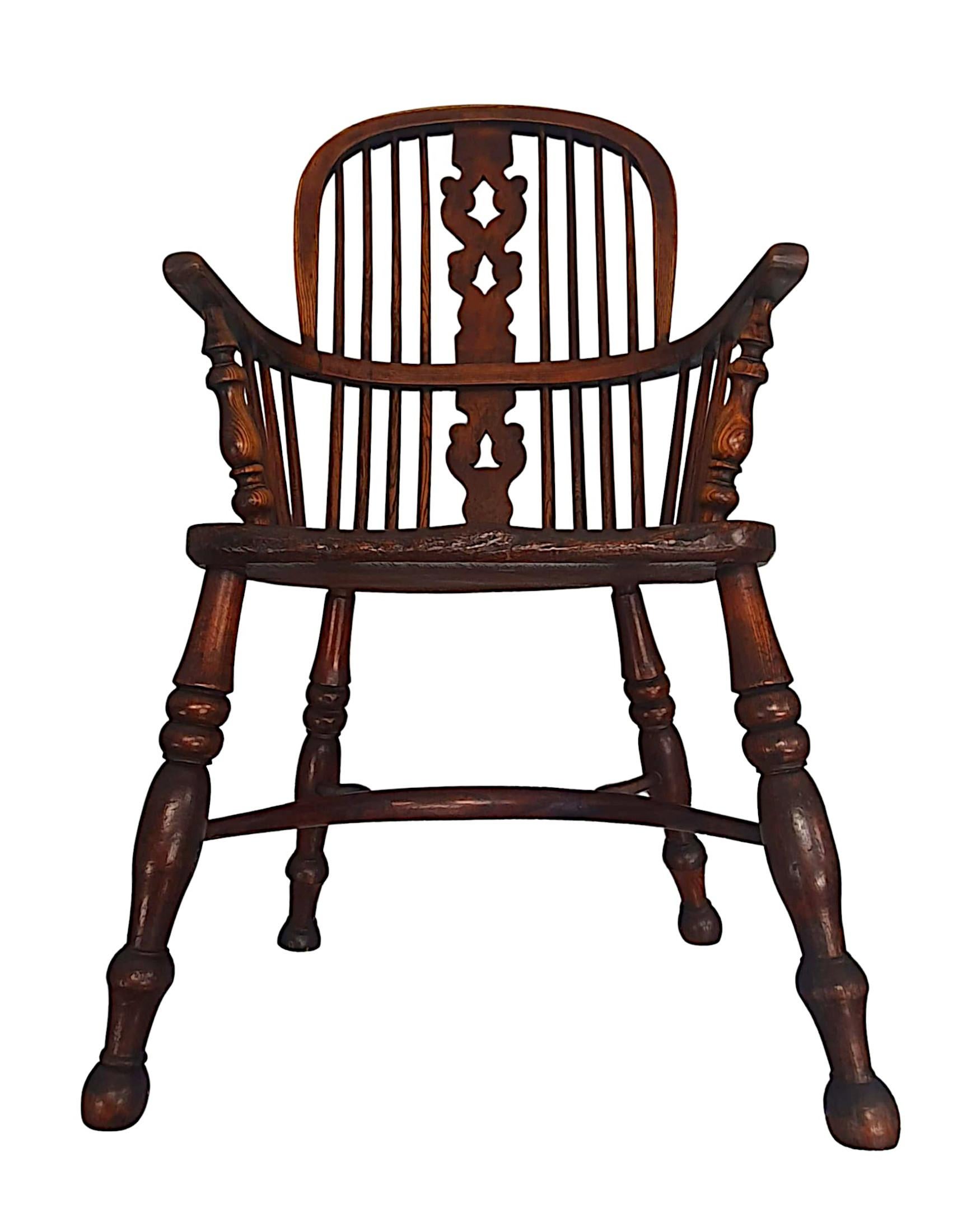 Frêne Très rare fauteuil Windsor du 19ème siècle à haut dossier en vente
