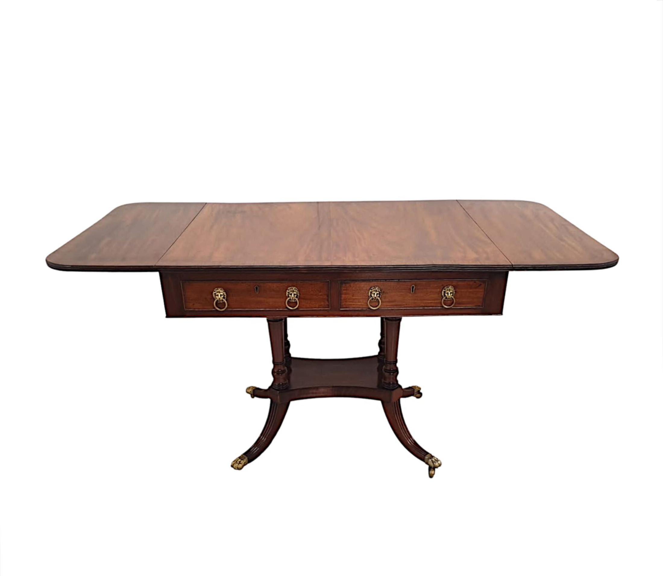 XIXe siècle Très rare et belle table de canapé géorgienne irlandaise estampillée Gillington de Dublin en vente