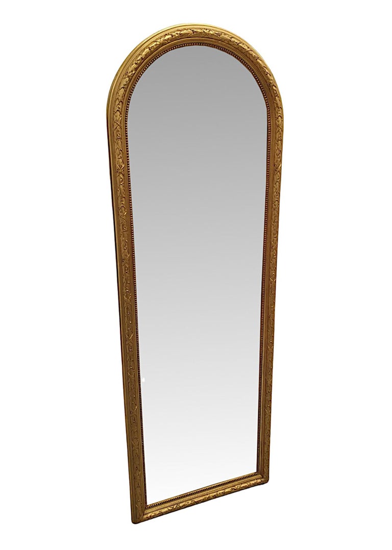 Very Rare and Fine Pair of 19th Century Giltwood Arch Top Pier Mirrors For Sale at 1stDibs