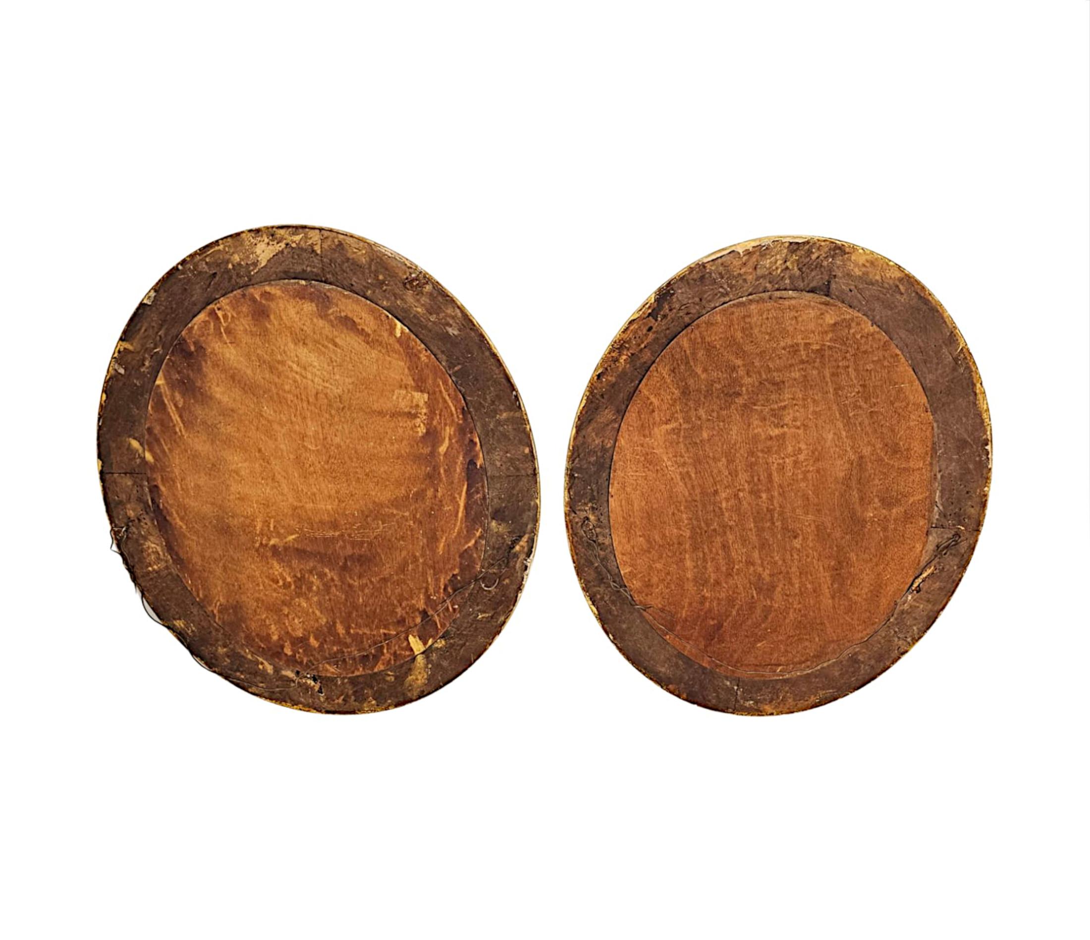 XIXe siècle Très rare et belle paire de miroirs en bois doré du 19e siècle en vente