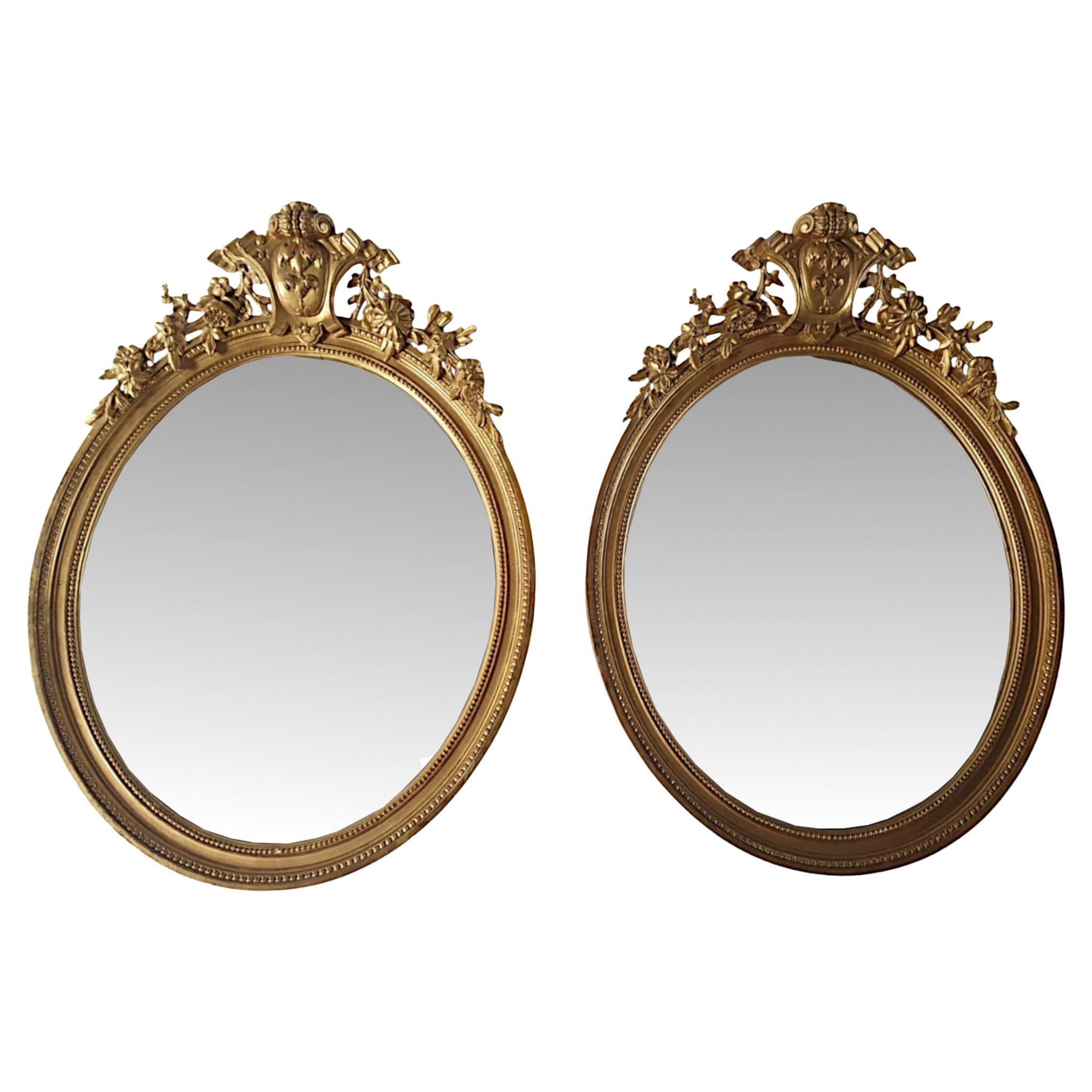 Très rare et belle paire de miroirs en bois doré du 19e siècle