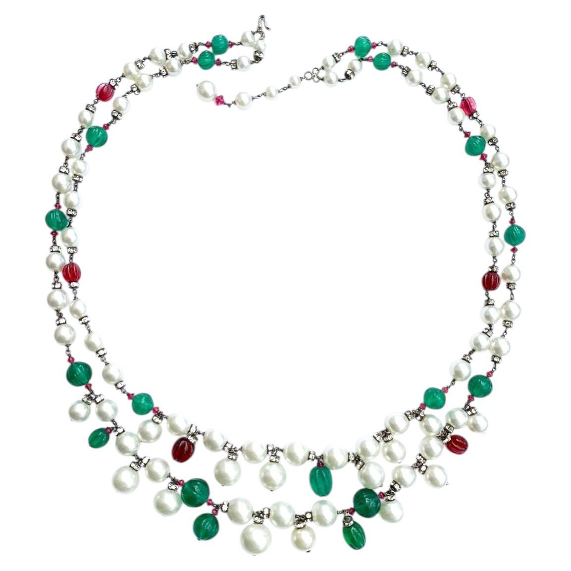 Un collier très rare à plusieurs rangs, composé de perles baroques et de verre coulé, signé Gripoix pour Chanel…