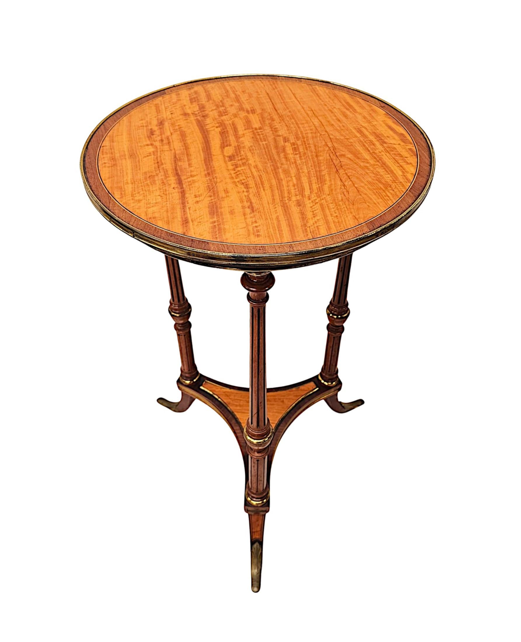 Édouardien Très rare table d'appoint ou de vin édouardienne incrustée avec accessoires en laiton en vente