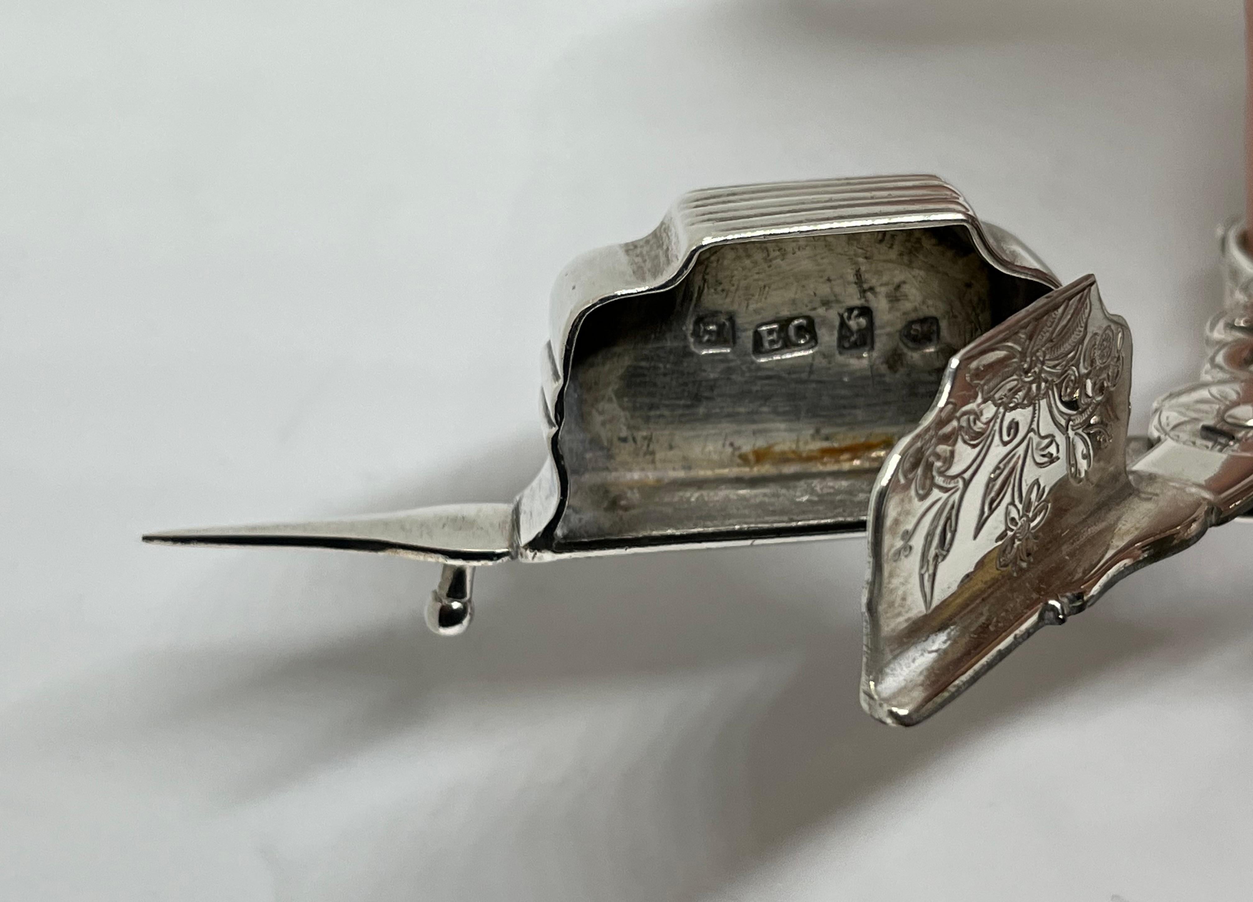 Very Rare Eighteenth-Century Silver Matching Snuffer on Stand In Good Condition In London, GB