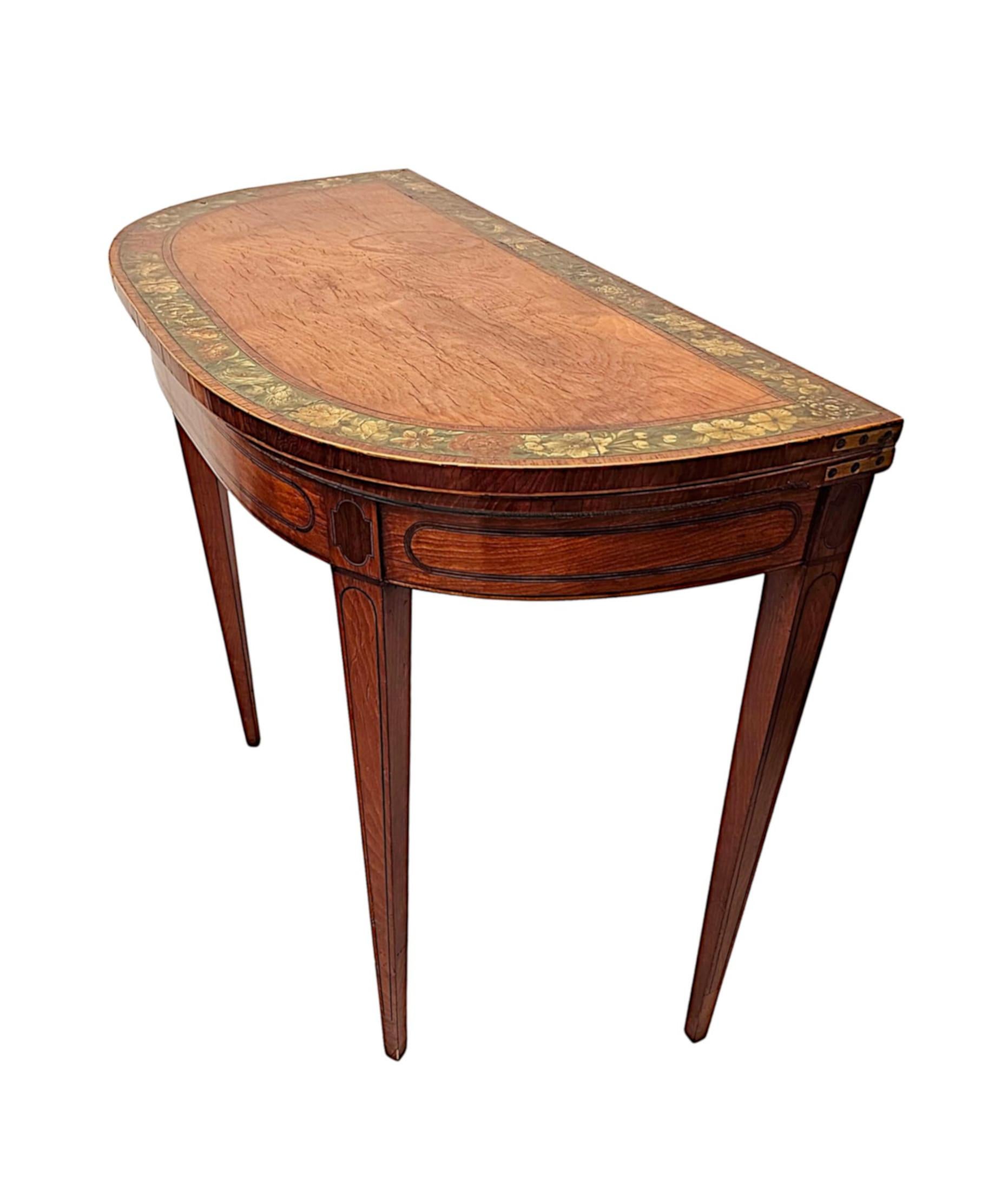 Georgien Une très rare table à cartes géorgienne peinte à la main et incrustée de feuilles tournantes en vente