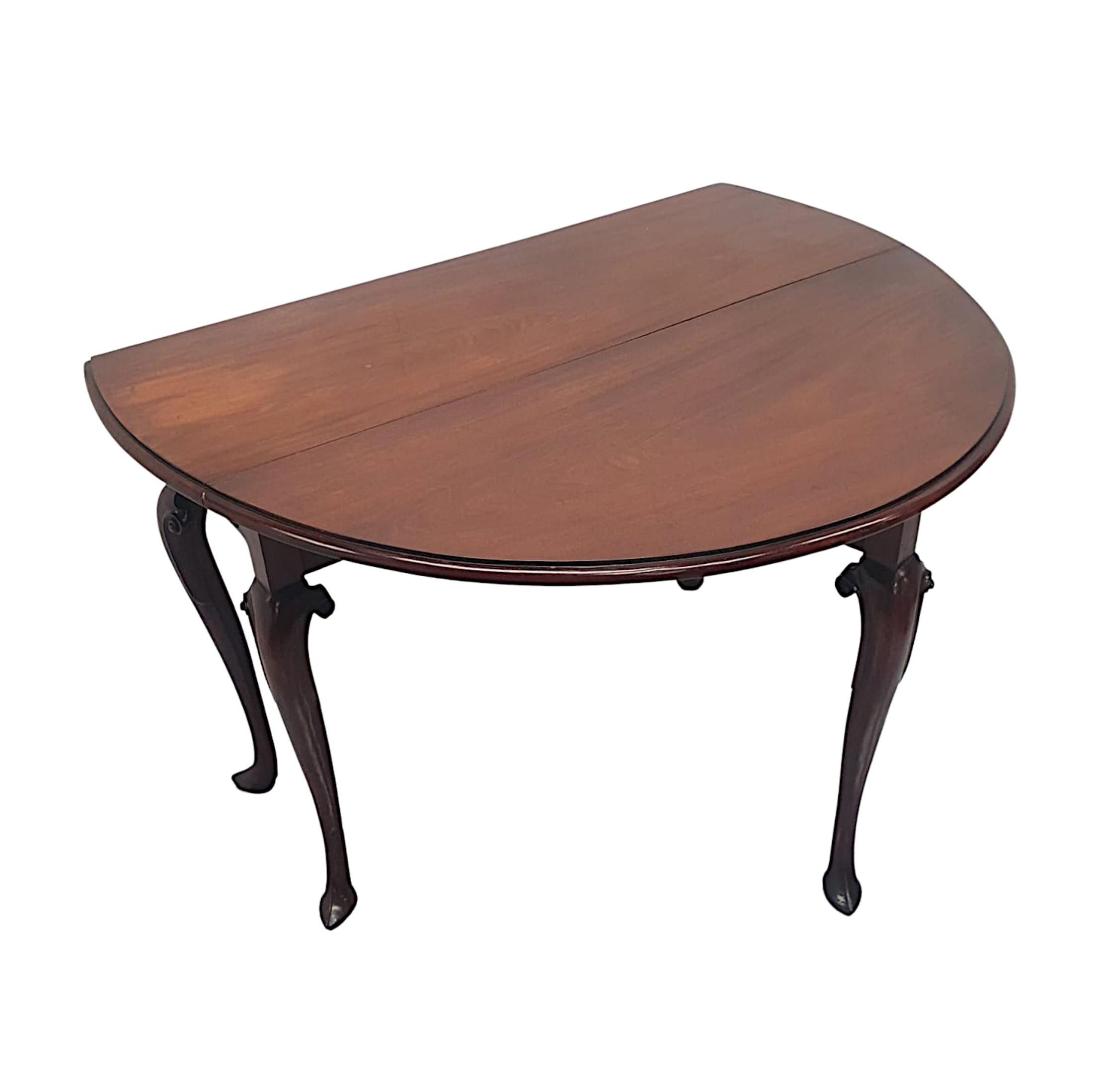A Very Rare Irish Georgian Drop Leaf Table  In Good Condition For Sale In Dublin, IE