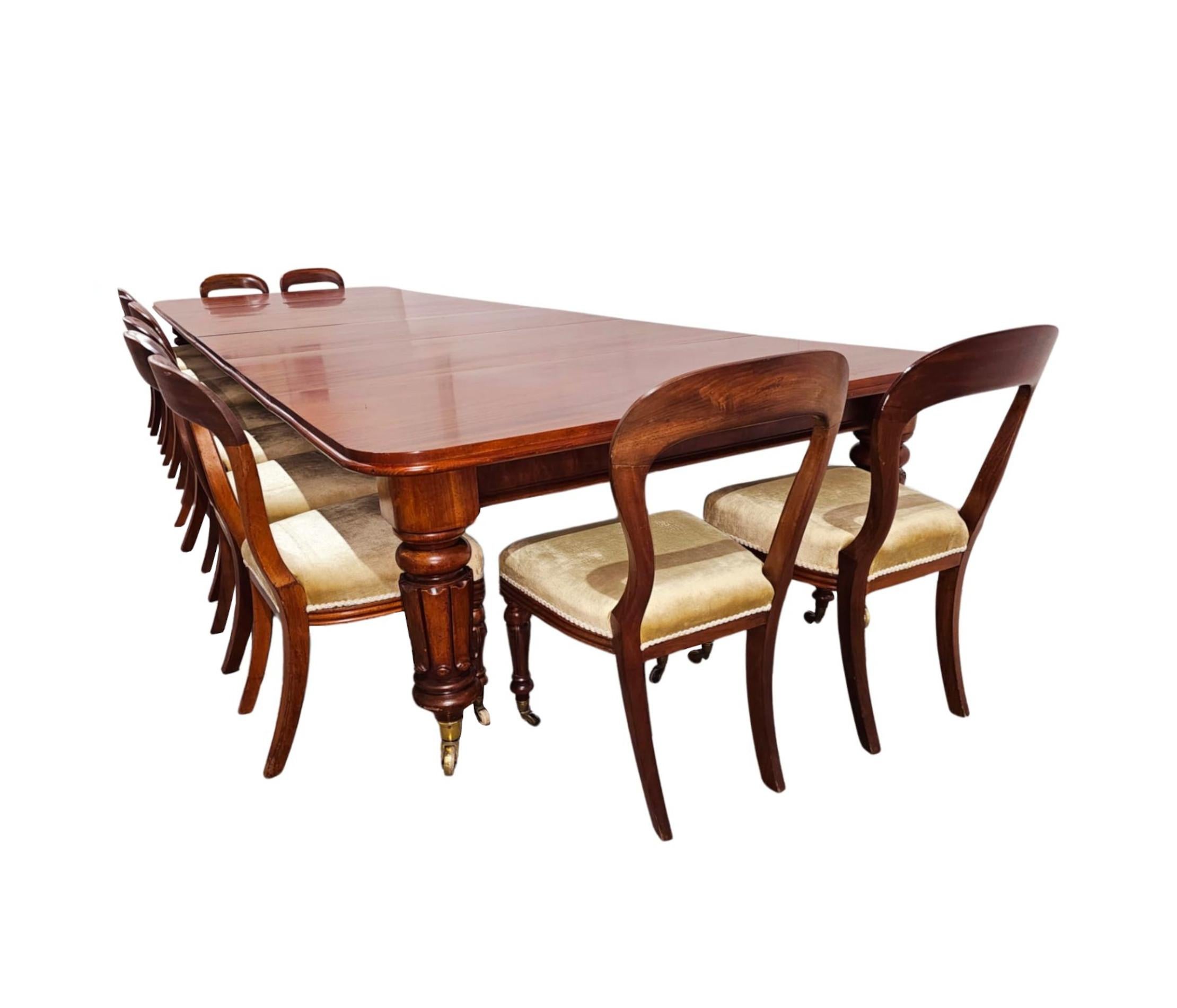 A Very Rare Massive Early 19th Century William IV Country House Dining Table For Sale 2