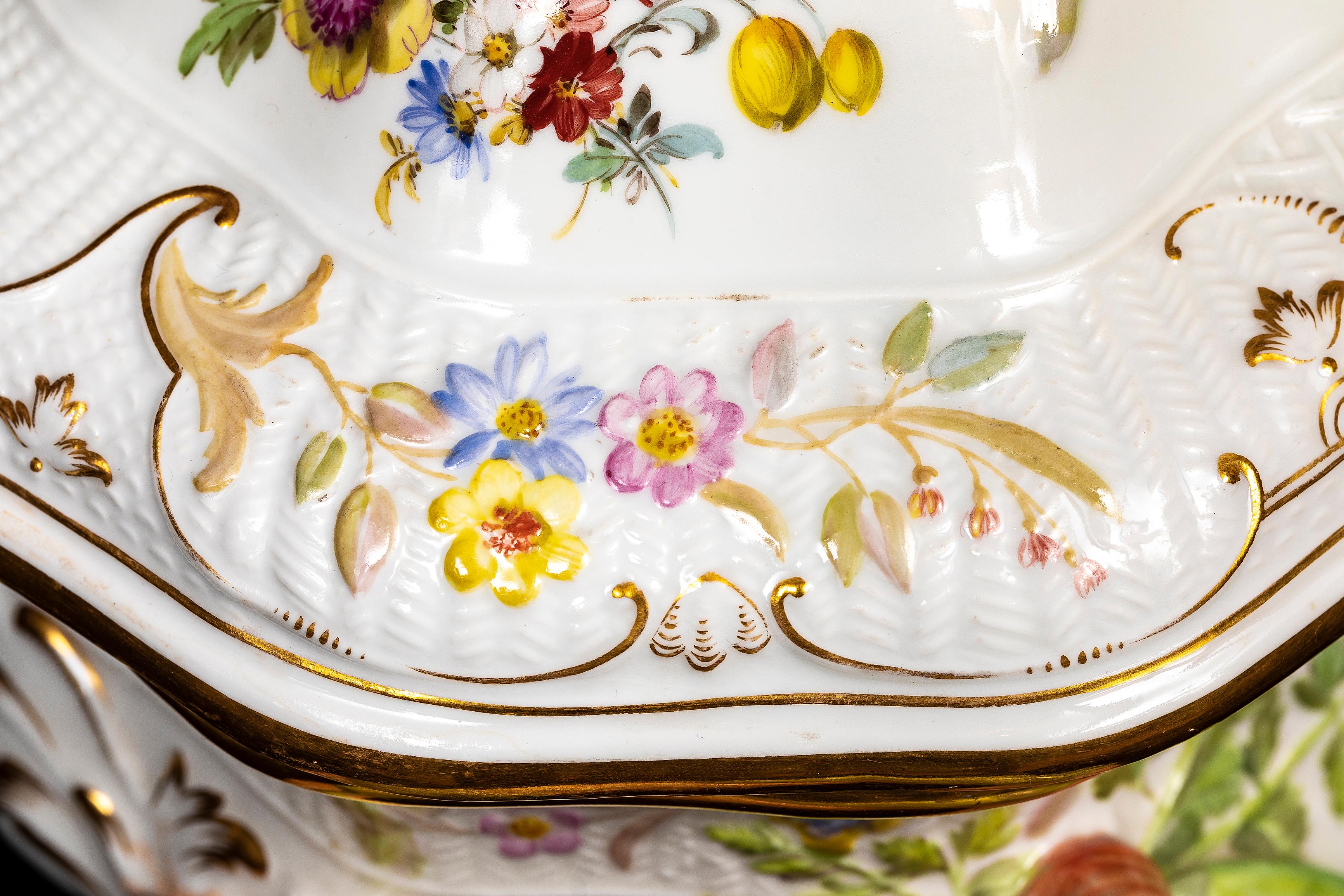 A Very Rare Meissen Porcelain Tureen and Cover with Vegetable and Lobster Top For Sale 3