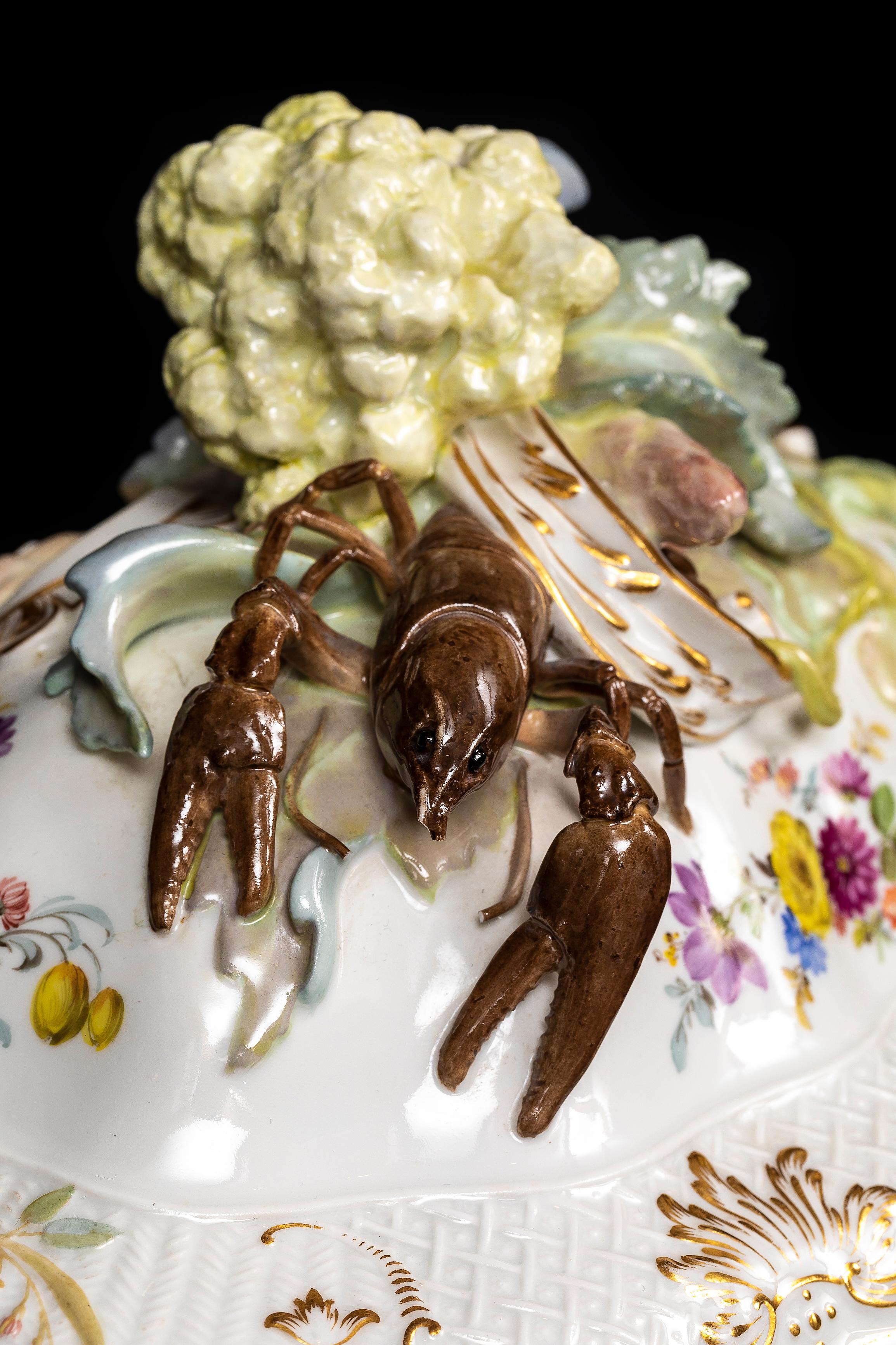 A Very Rare Meissen Porcelain Tureen and Cover with Vegetable and Lobster Top For Sale 7