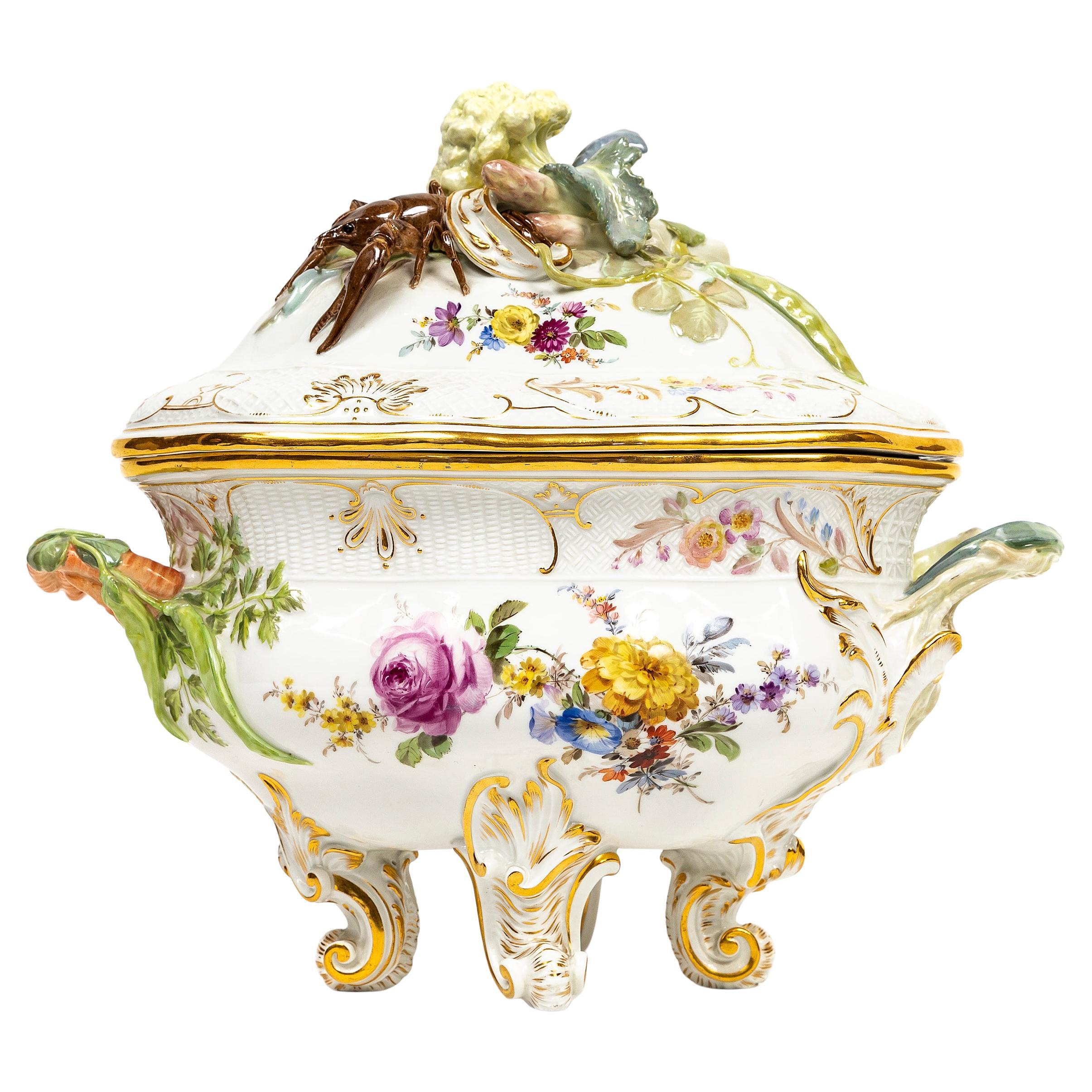 Rarísima Sopera y Tapa de Porcelana de Meissen con Tapa de Verduras y Langosta
