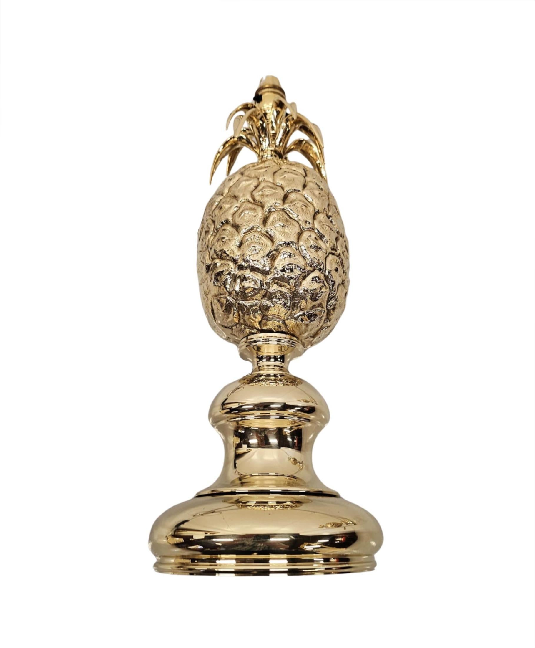 A Very Rare Pair of 1970's Brass Pineapple Table Lamps In Good Condition For Sale In Dublin, IE