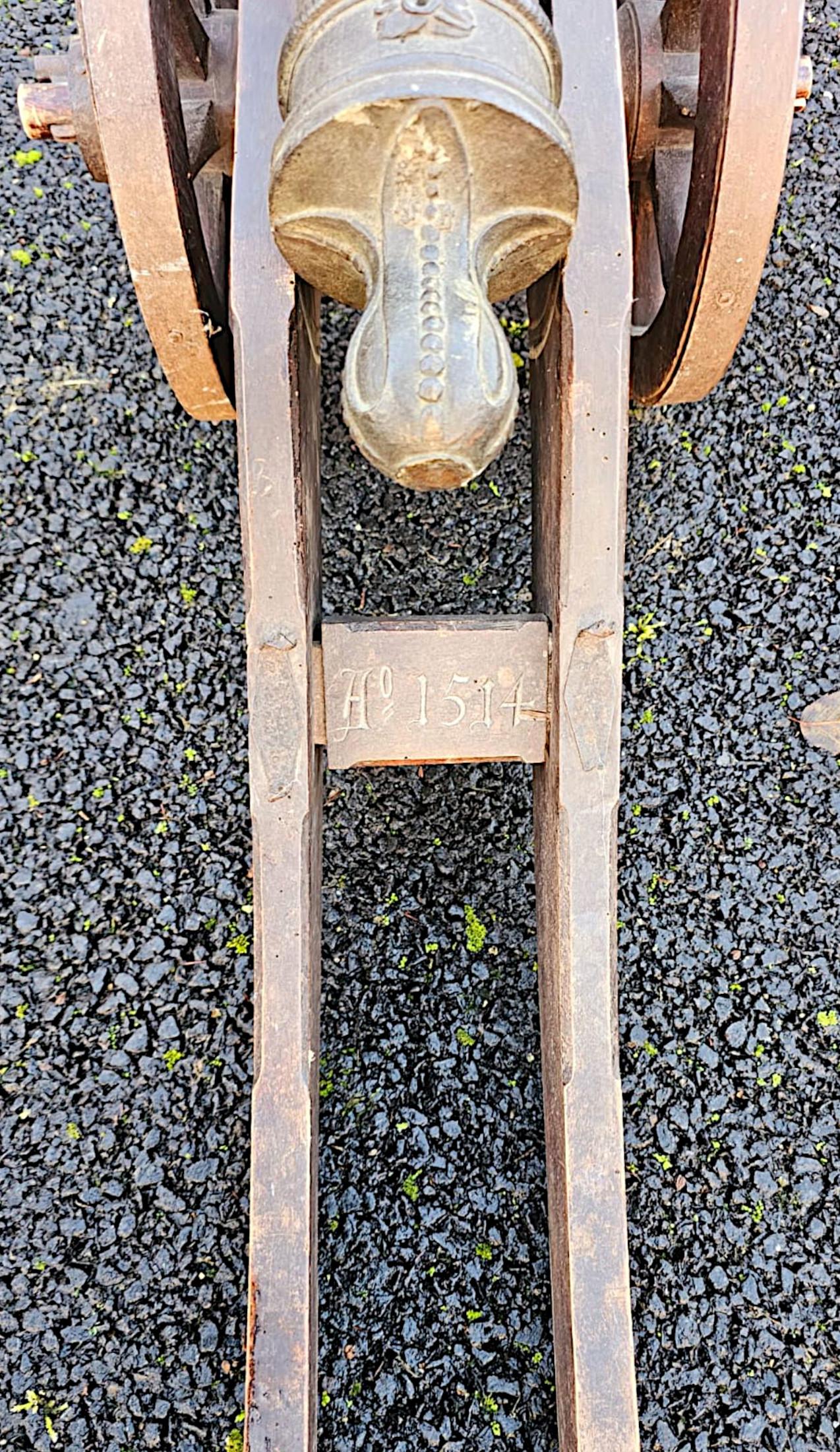 A Very Rare Pair of 19th Century Bronze Barrelled Signal Cannons on Timber Base For Sale 6