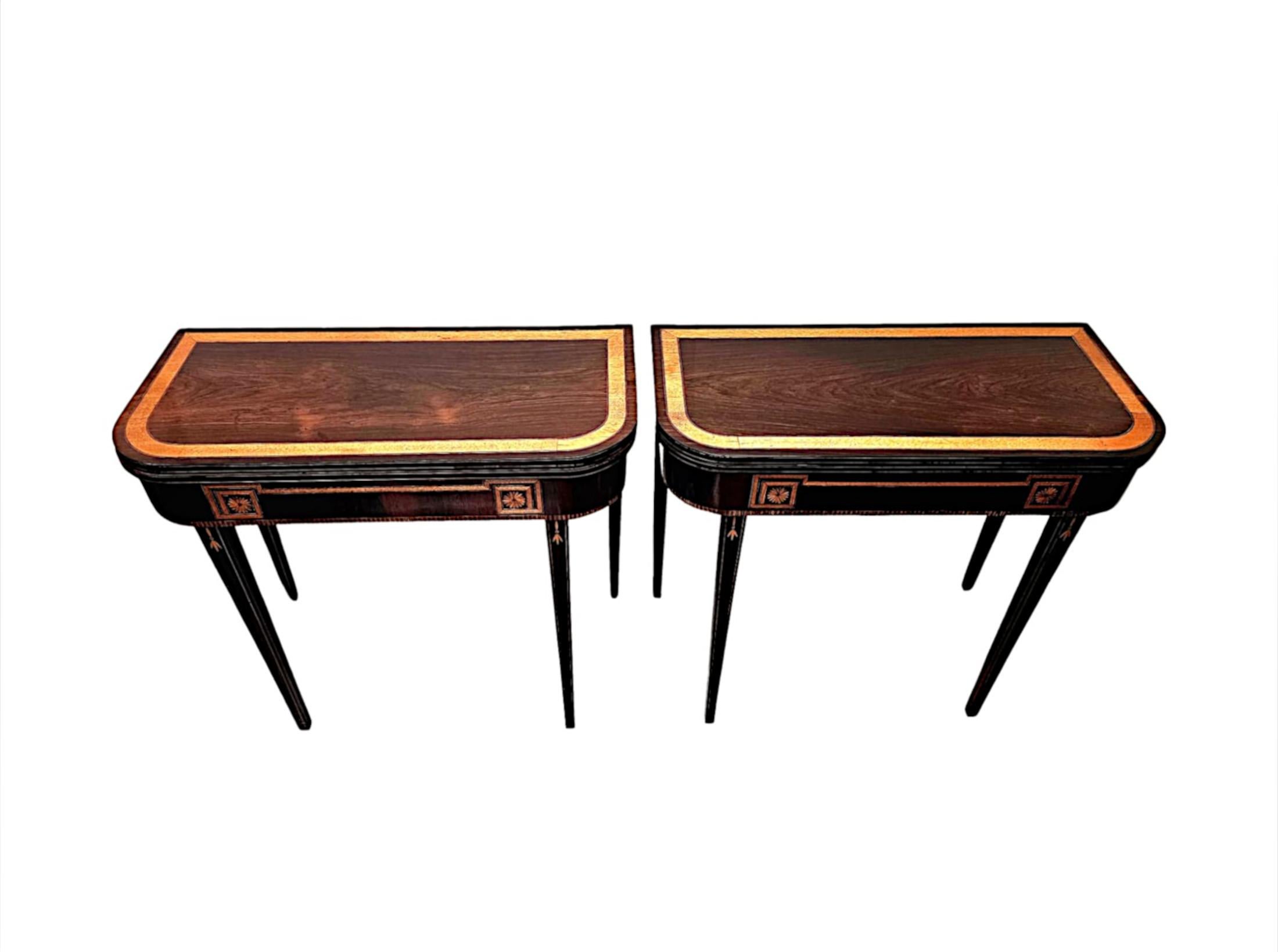 Regency Une paire très rare de tables à cartes incrustées de style Régence du début du 19e siècle en vente