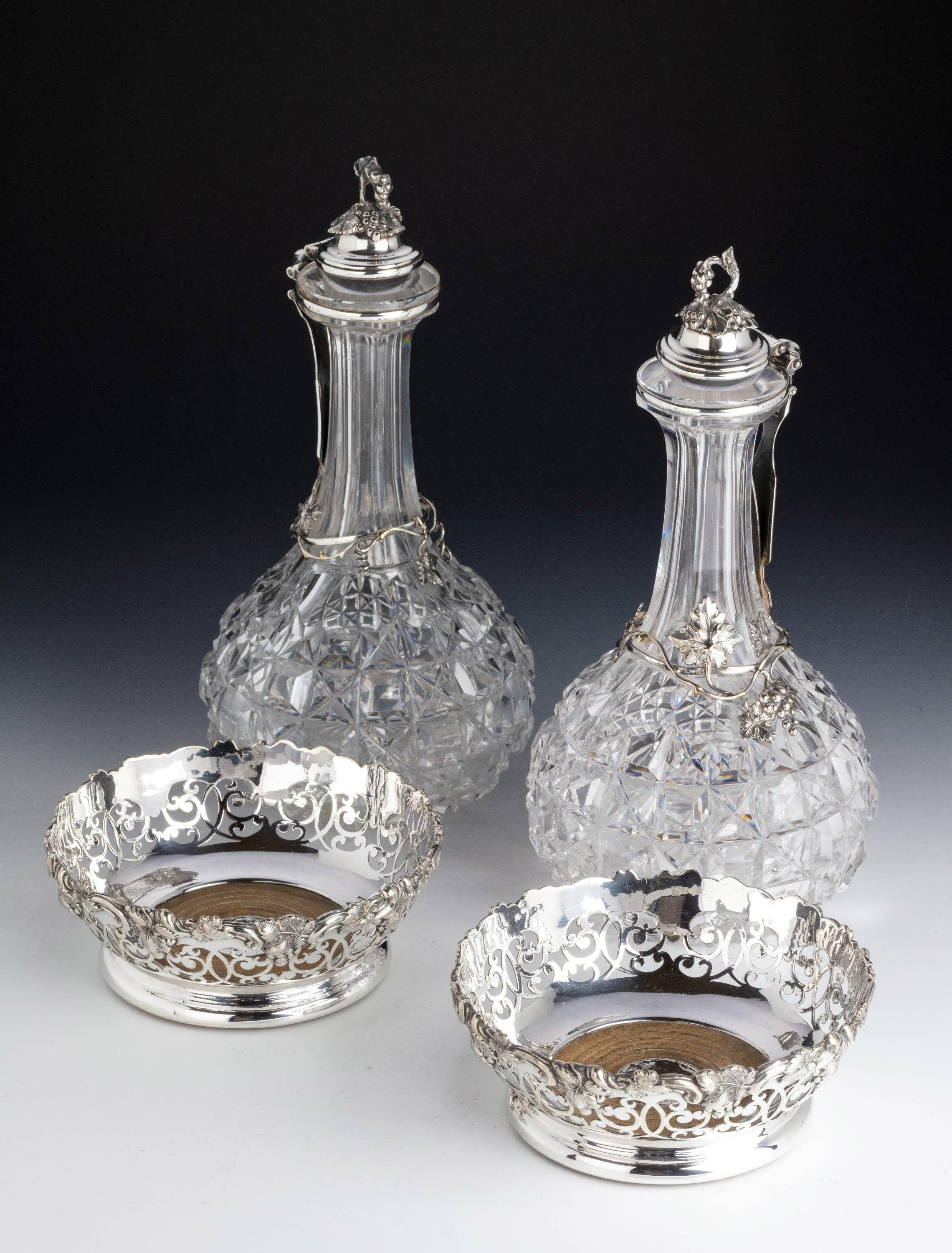 Very Rare Pair of Late 19th Century, Cut-Glass Wine Decanters 2