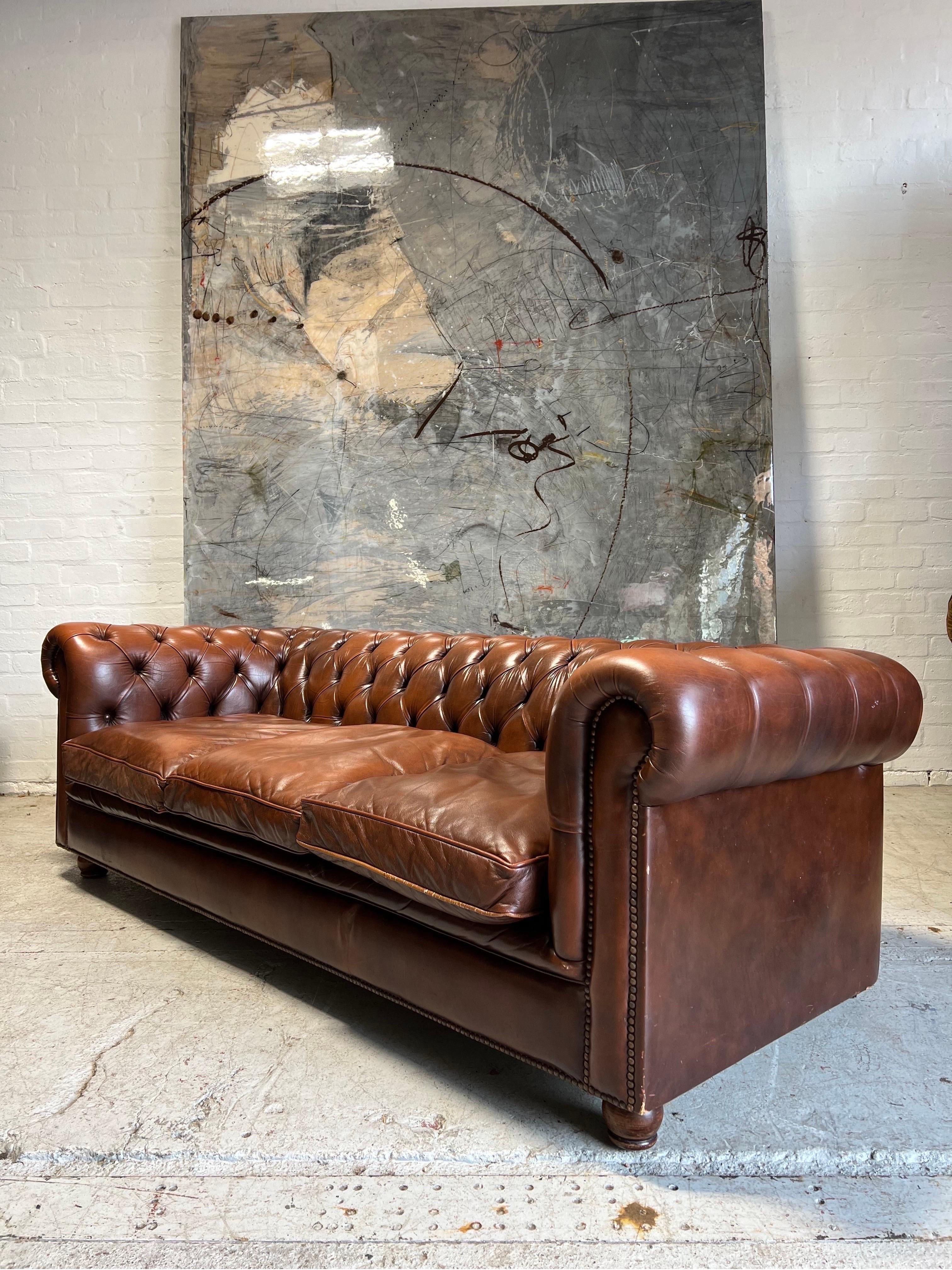 A Very Smart Mid-Late 20thC Leather Chesterfield Sofa  In Good Condition In London, GB