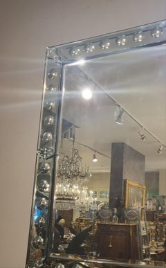 Un très saisissant miroir de style déco