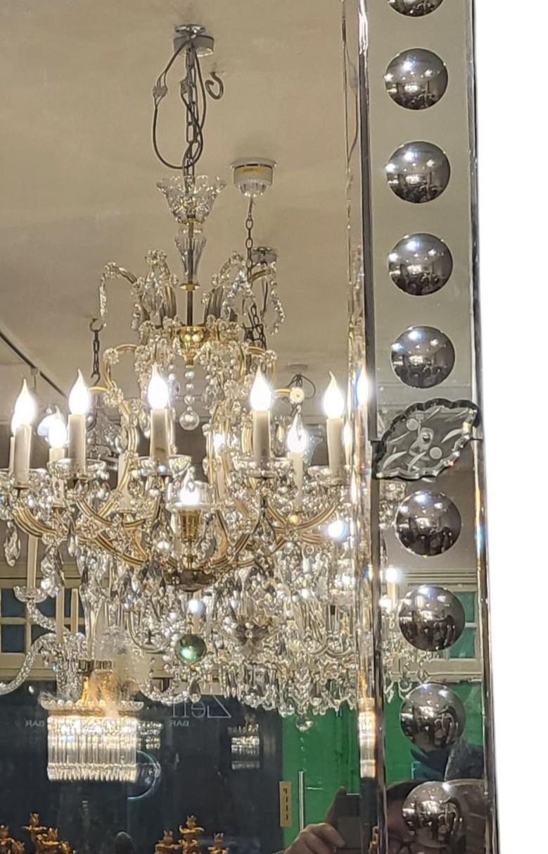 Inconnu Un très saisissant miroir de style déco en vente