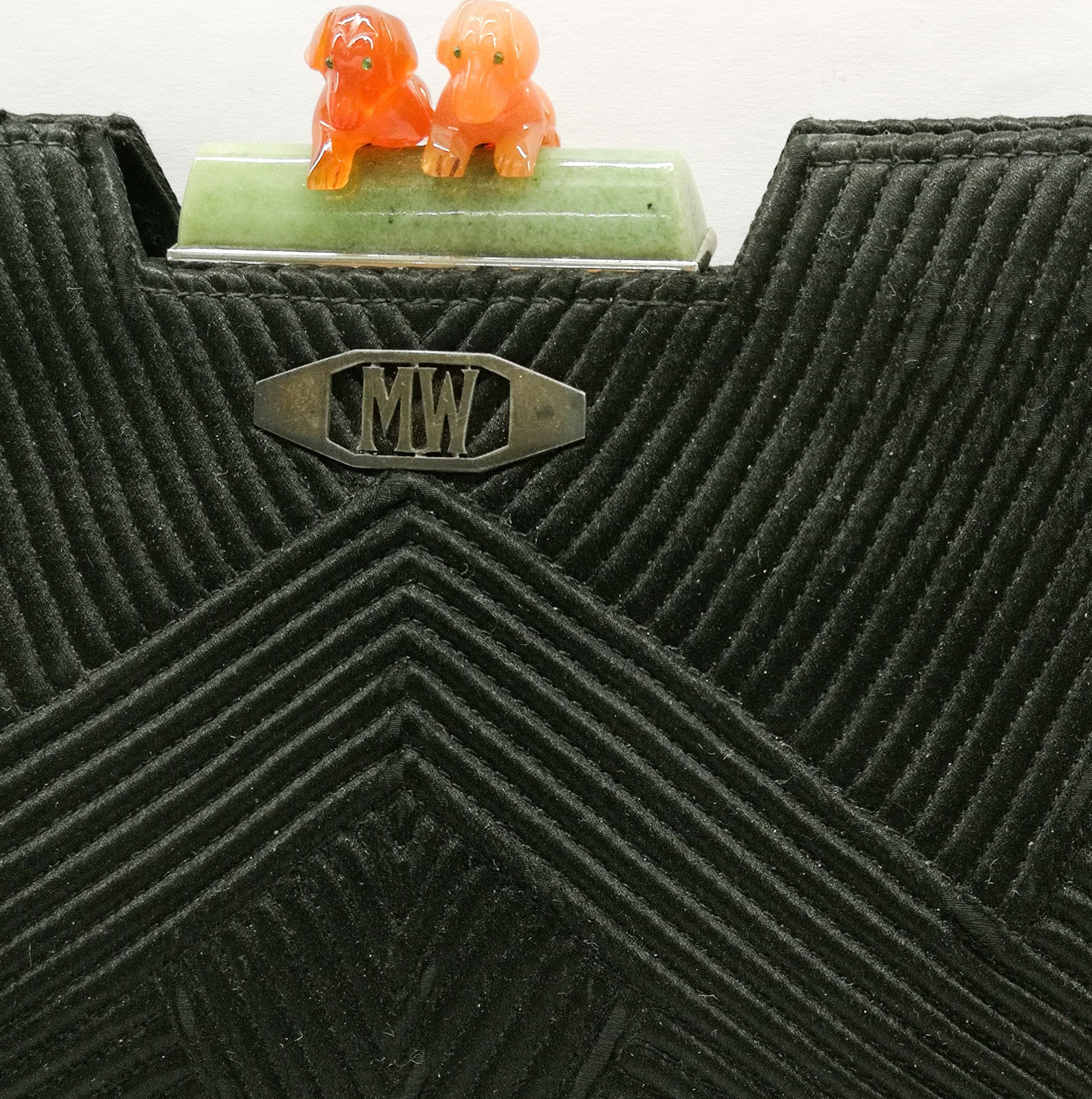 A very stylish jade, cornelian and emerald 'Two Dogs' clutch bag, French, 1930s 5