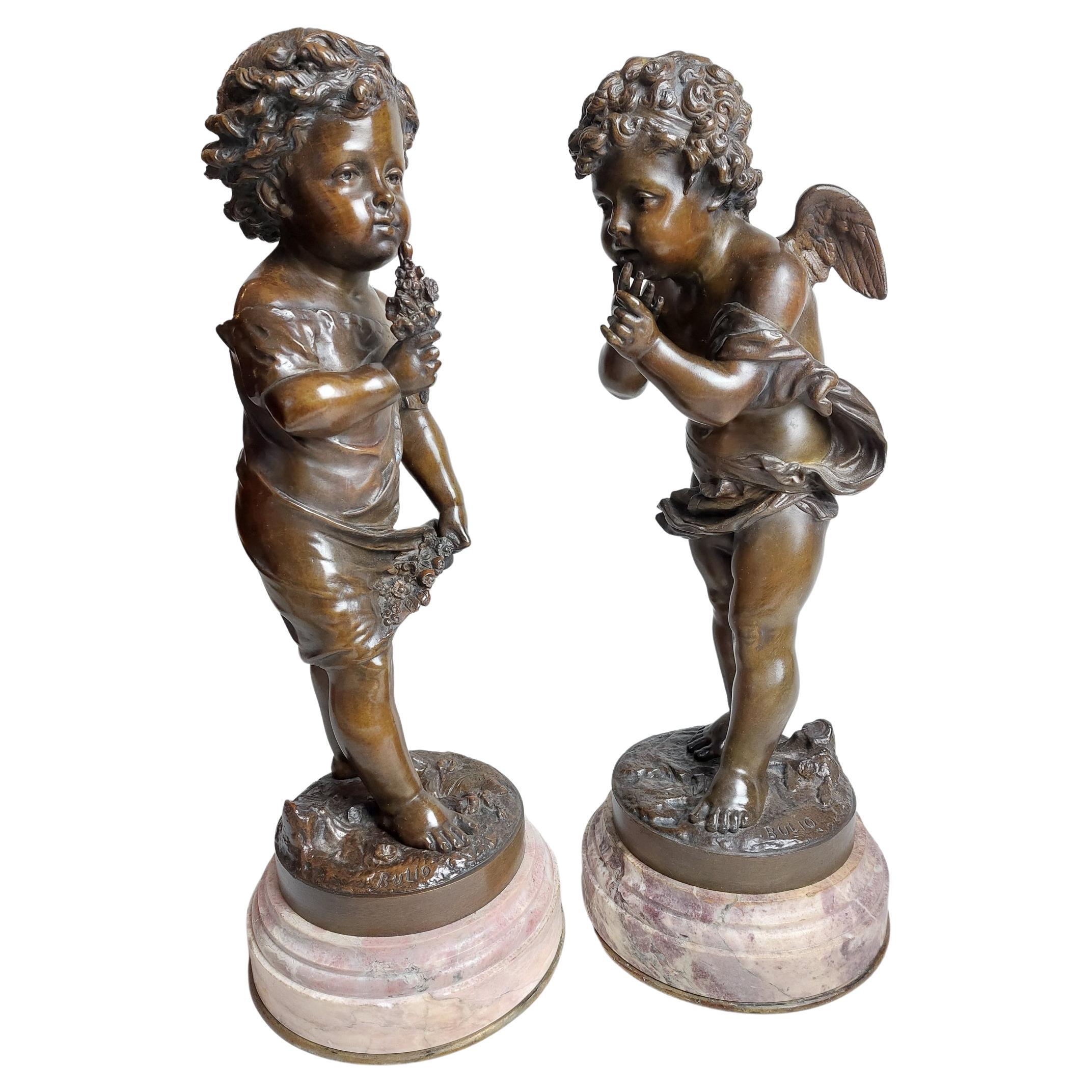 Ein sehr süßes Paar französischer Bronzen aus dem 19. Jahrhundert mit Putten, signiert Bulio