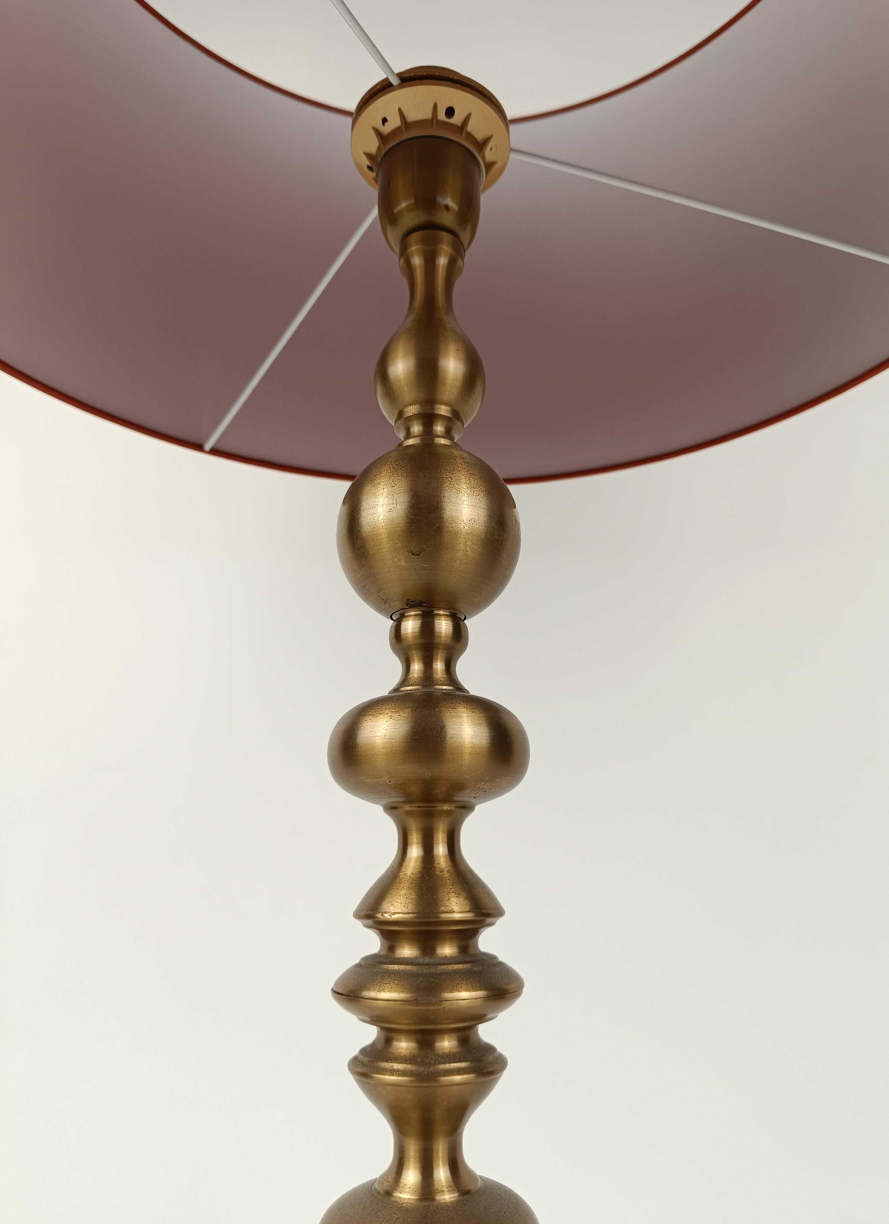 A Very Tall Art Deco Bobbin Brass Candlestick Column Table Lamp, 1930s For Sale 4