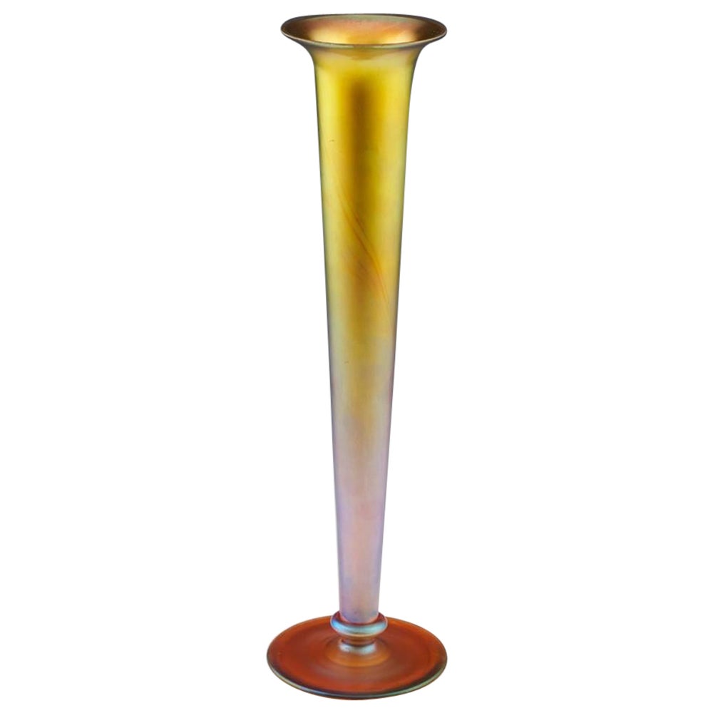 Eine sehr hohe WMF Myra-Vase, um 1930 im Angebot