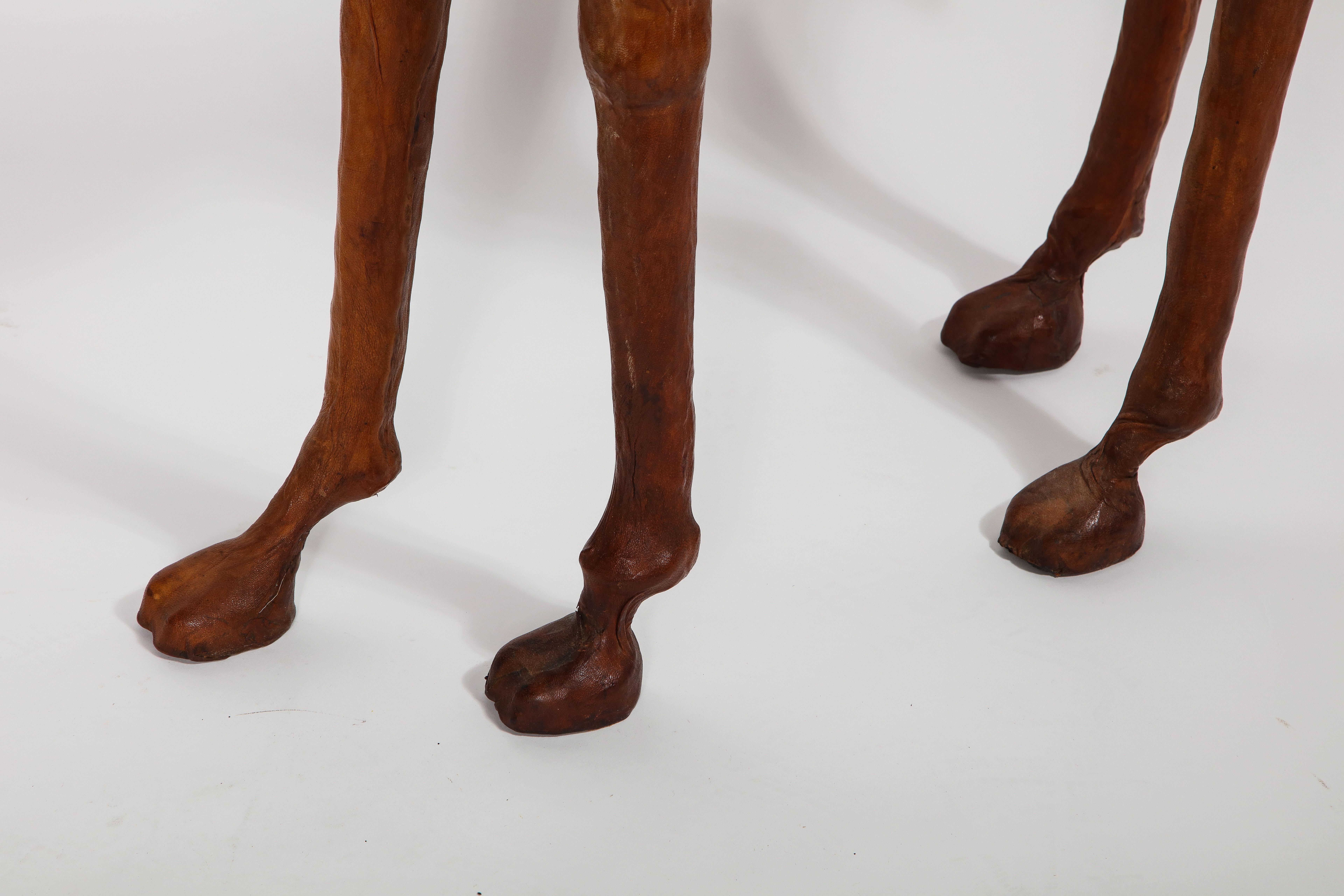 Modèle français très inhabituel de camel des années 1940, en cuir brun clair en vente 8