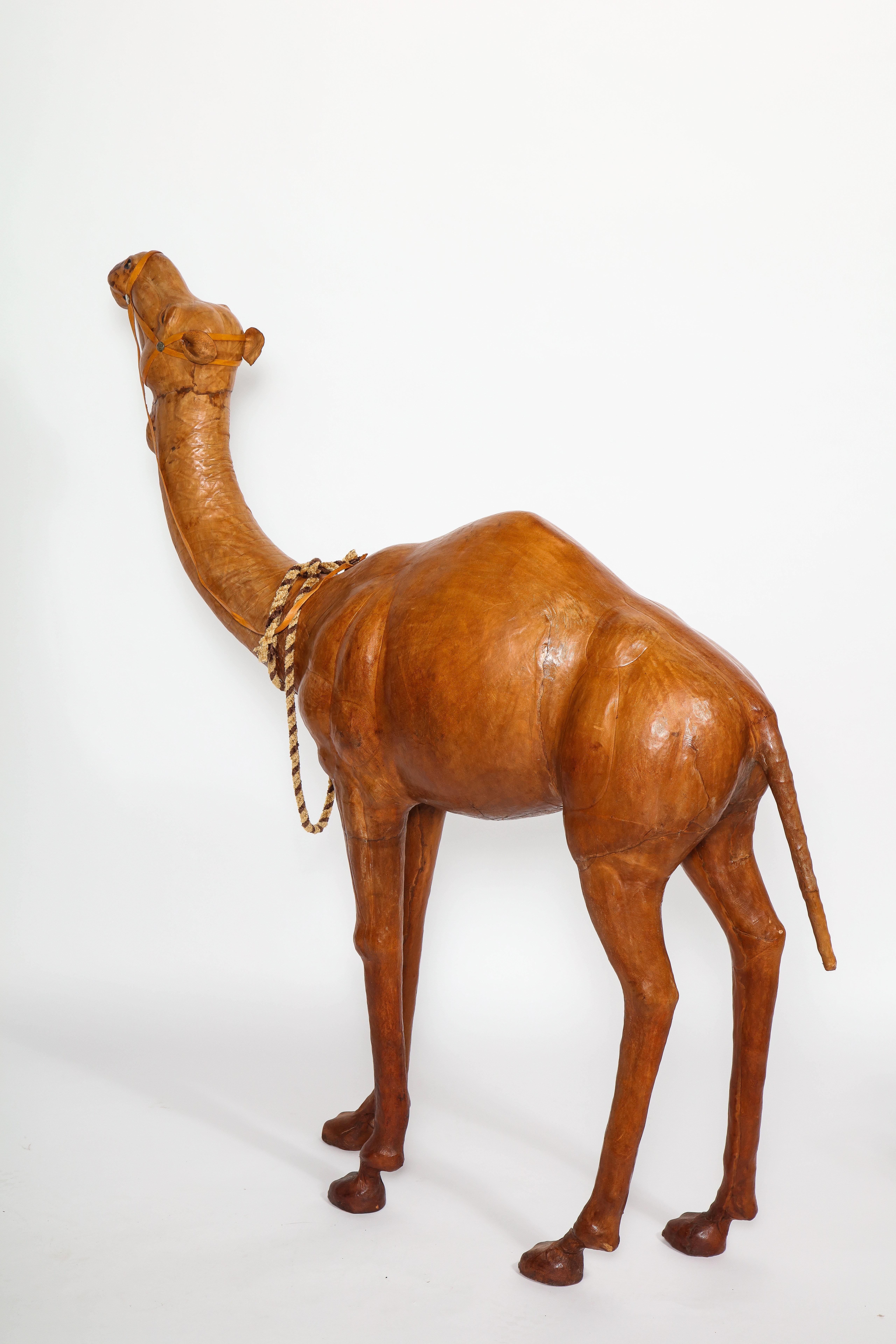 Français Modèle français très inhabituel de camel des années 1940, en cuir brun clair en vente